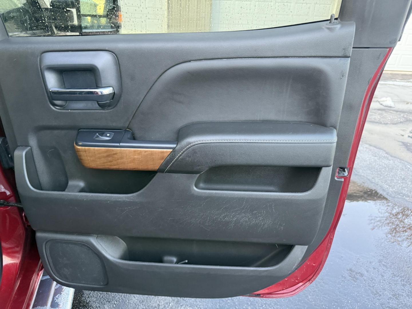 2018 Red /Black Chevrolet Silverado 1500 LTZ Crew Cab 4WD (3GCUKSEJ5JG) with an 6.2L V8 OHV 16V engine, Automatic transmission, located at 547 E. Main St., Orwell, OH, 44076, (440) 437-5893, 41.535435, -80.847855 - 2018 Chevrolet Silverado 1500 LTZ Crew Cab 4WD – Unmatched Power, Premium Comfort, and Advanced Technology Experience the perfect combination of strength, luxury, and innovation with this 2018 Chevrolet Silverado 1500 LTZ Crew Cab 4WD. Under the hood, a commanding 6.2L EcoTec3 V8 engine deliver - Photo#48