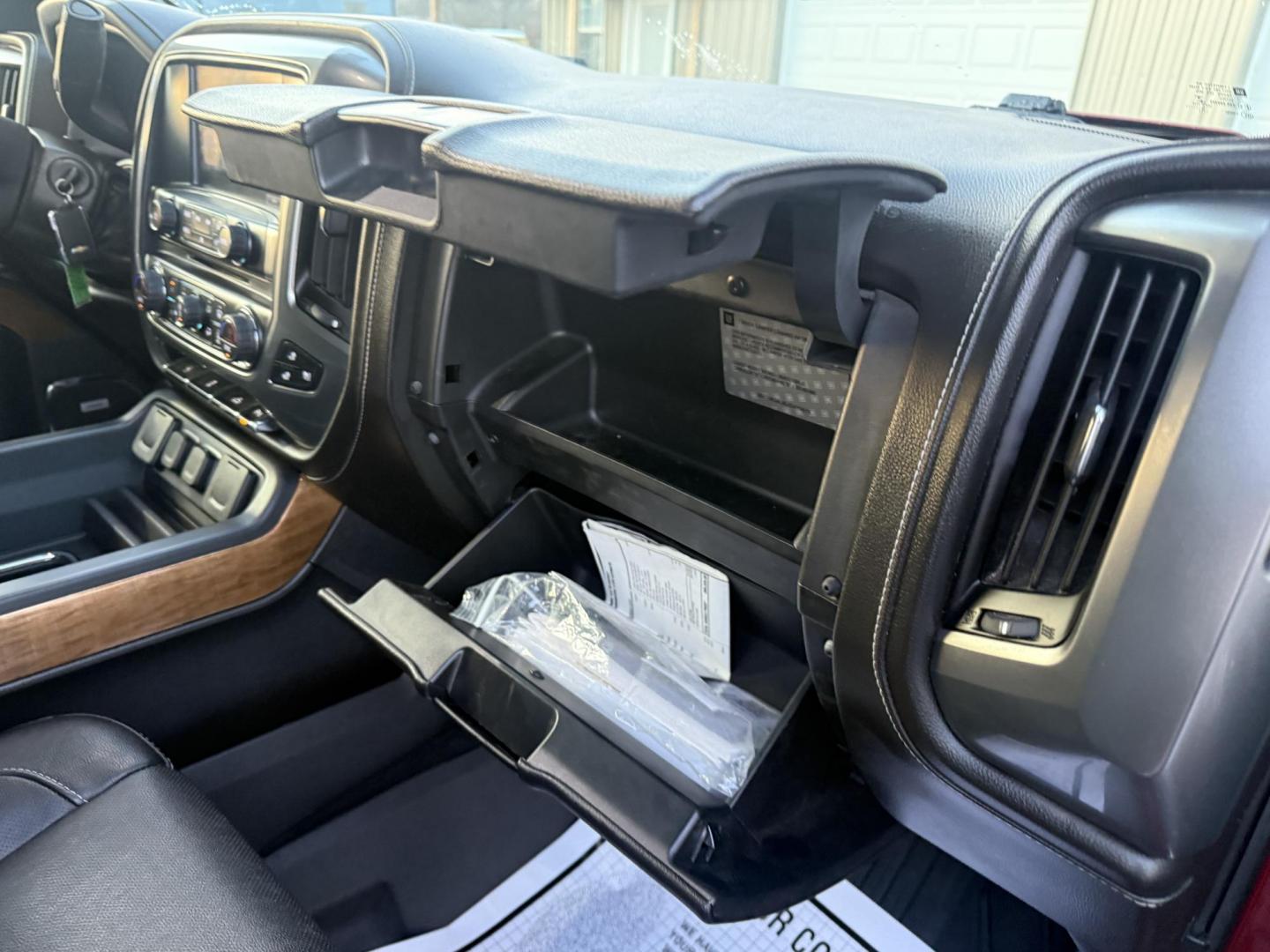 2018 Red /Black Chevrolet Silverado 1500 LTZ Crew Cab 4WD (3GCUKSEJ5JG) with an 6.2L V8 OHV 16V engine, Automatic transmission, located at 547 E. Main St., Orwell, OH, 44076, (440) 437-5893, 41.535435, -80.847855 - 2018 Chevrolet Silverado 1500 LTZ Crew Cab 4WD – Unmatched Power, Premium Comfort, and Advanced Technology Experience the perfect combination of strength, luxury, and innovation with this 2018 Chevrolet Silverado 1500 LTZ Crew Cab 4WD. Under the hood, a commanding 6.2L EcoTec3 V8 engine deliver - Photo#51