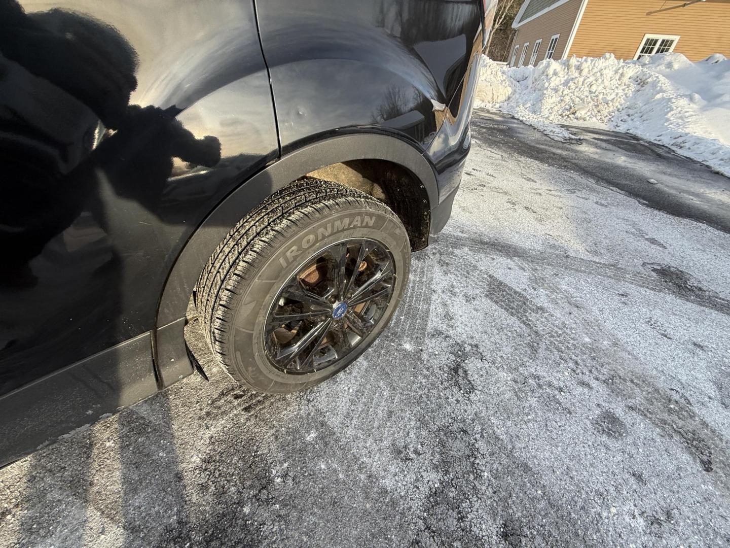 2017 Black /Black Ford Escape SE 4WD (1FMCU9GDXHU) with an 1.5L I4 DOHC 16V Turbo engine, Automatic transmission, located at 11115 Chardon Rd. , Chardon, OH, 44024, (440) 214-9705, 41.580246, -81.241943 - 2017 Ford Escape SE 4WD – Versatile Efficiency, Comfort, and Confidence Upgrade your daily drive with this 2017 Ford Escape SE 4WD, combining smart features and practical performance. Powered by a responsive 1.5L turbocharged EcoTec I4 engine with a 6-speed automatic transmission, this SUV deli - Photo#7