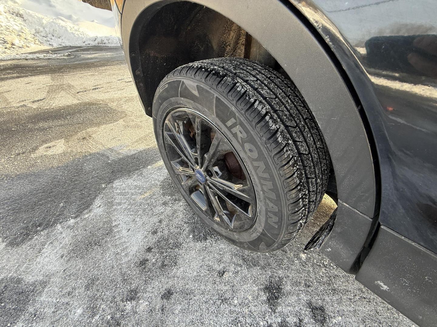 2017 Black /Black Ford Escape SE 4WD (1FMCU9GDXHU) with an 1.5L I4 DOHC 16V Turbo engine, Automatic transmission, located at 11115 Chardon Rd. , Chardon, OH, 44024, (440) 214-9705, 41.580246, -81.241943 - 2017 Ford Escape SE 4WD – Versatile Efficiency, Comfort, and Confidence Upgrade your daily drive with this 2017 Ford Escape SE 4WD, combining smart features and practical performance. Powered by a responsive 1.5L turbocharged EcoTec I4 engine with a 6-speed automatic transmission, this SUV deli - Photo#11