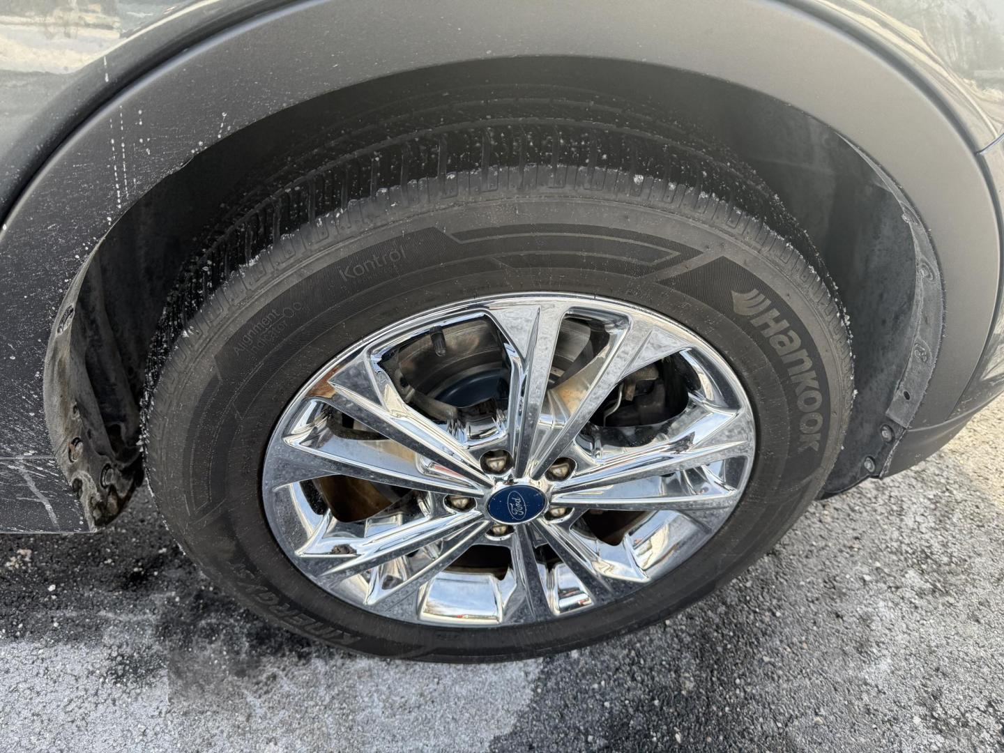 2019 Gray /Gray Ford Escape SEL 4WD (1FMCU9HDXKU) with an 1.5L I4 DOHC 16V Turbo engine, Automatic transmission, located at 11115 Chardon Rd. , Chardon, OH, 44024, (440) 214-9705, 41.580246, -81.241943 - 2019 Ford Escape SEL 4WD – Stylish Comfort, Advanced Safety, and Efficient Performance Elevate your driving experience with this 2019 Ford Escape SEL 4WD. Powered by a fuel-efficient 1.5L turbocharged EcoTec I4 engine and a smooth 6-speed automatic transmission, this SUV delivers up to 28 MPG h - Photo#41