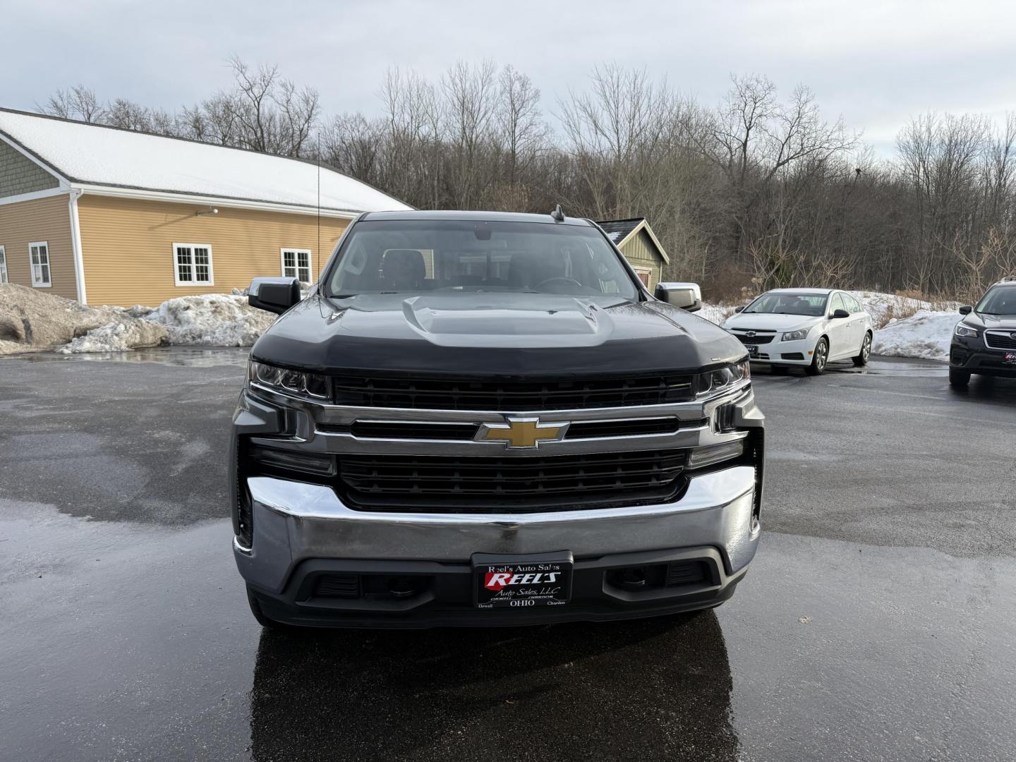 2020 Gray /Black Chevrolet Silverado 1500 LT Crew Cab 4WD (3GCUYDED8LG) with an 5.3L V8 OHV 16V engine, Automatic transmission, located at 11115 Chardon Rd. , Chardon, OH, 44024, (440) 214-9705, 41.580246, -81.241943 - 2020 Chevrolet Silverado 1500 LT Crew Cab – Rugged Capability, Modern Comfort, and Advanced Technology Get ready to tackle any job or adventure in this 2020 Chevrolet Silverado 1500 LT Crew Cab. Powered by a robust 5.3L EcoTec3 V8 engine paired with an 8-speed automatic transmission, this truck - Photo#1