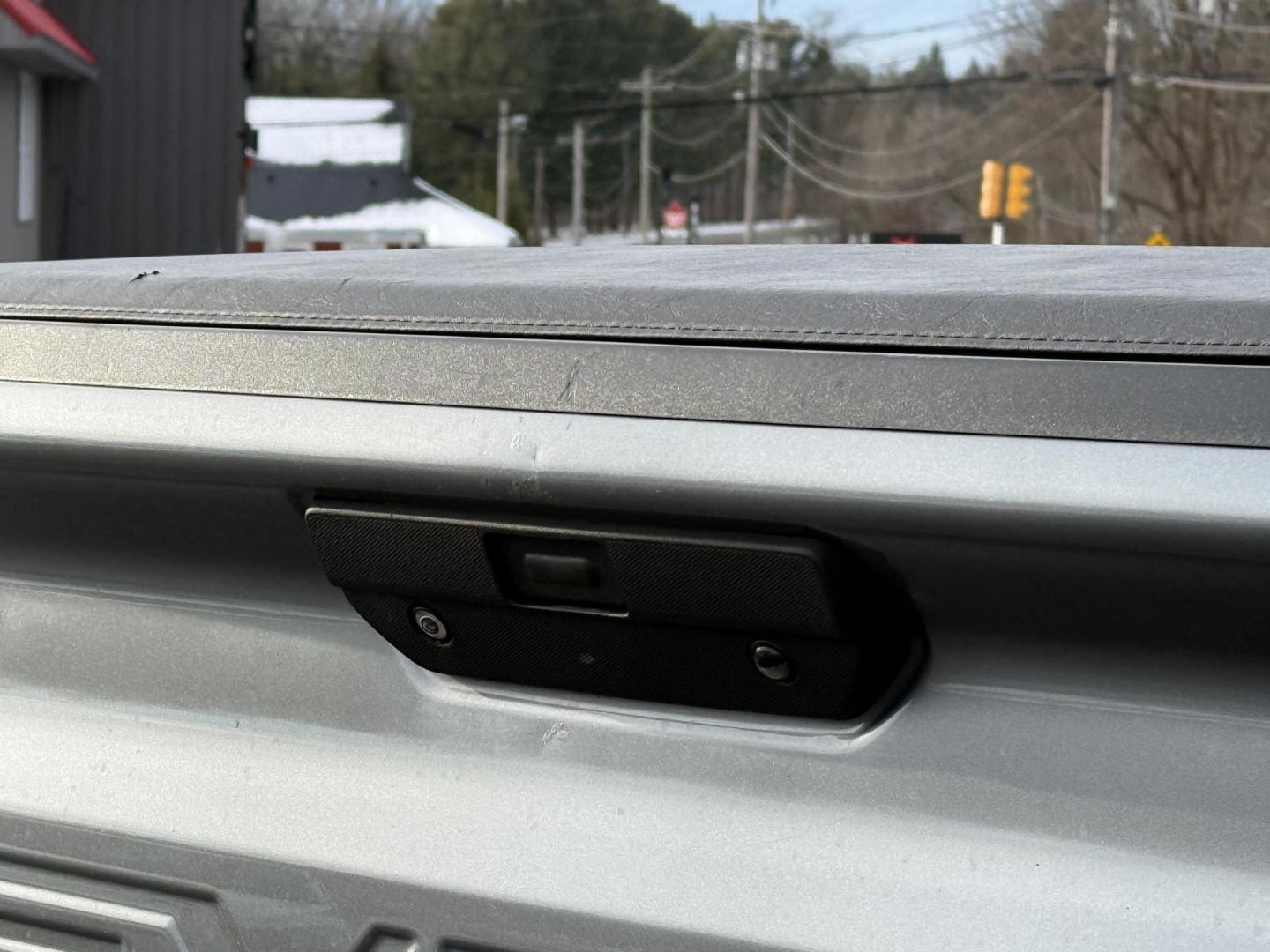 2020 Gray /Black Chevrolet Silverado 1500 LT Crew Cab 4WD (3GCUYDED8LG) with an 5.3L V8 OHV 16V engine, Automatic transmission, located at 11115 Chardon Rd. , Chardon, OH, 44024, (440) 214-9705, 41.580246, -81.241943 - 2020 Chevrolet Silverado 1500 LT Crew Cab – Rugged Capability, Modern Comfort, and Advanced Technology Get ready to tackle any job or adventure in this 2020 Chevrolet Silverado 1500 LT Crew Cab. Powered by a robust 5.3L EcoTec3 V8 engine paired with an 8-speed automatic transmission, this truck - Photo#10