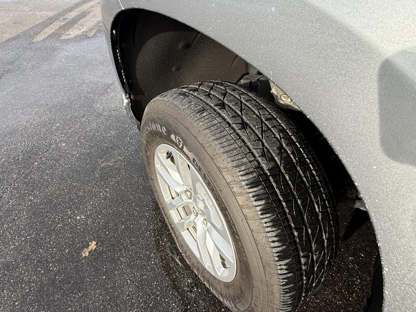 2020 Gray /Black Chevrolet Silverado 1500 LT Crew Cab 4WD (3GCUYDED8LG) with an 5.3L V8 OHV 16V engine, Automatic transmission, located at 11115 Chardon Rd. , Chardon, OH, 44024, (440) 214-9705, 41.580246, -81.241943 - 2020 Chevrolet Silverado 1500 LT Crew Cab – Rugged Capability, Modern Comfort, and Advanced Technology Get ready to tackle any job or adventure in this 2020 Chevrolet Silverado 1500 LT Crew Cab. Powered by a robust 5.3L EcoTec3 V8 engine paired with an 8-speed automatic transmission, this truck - Photo#17