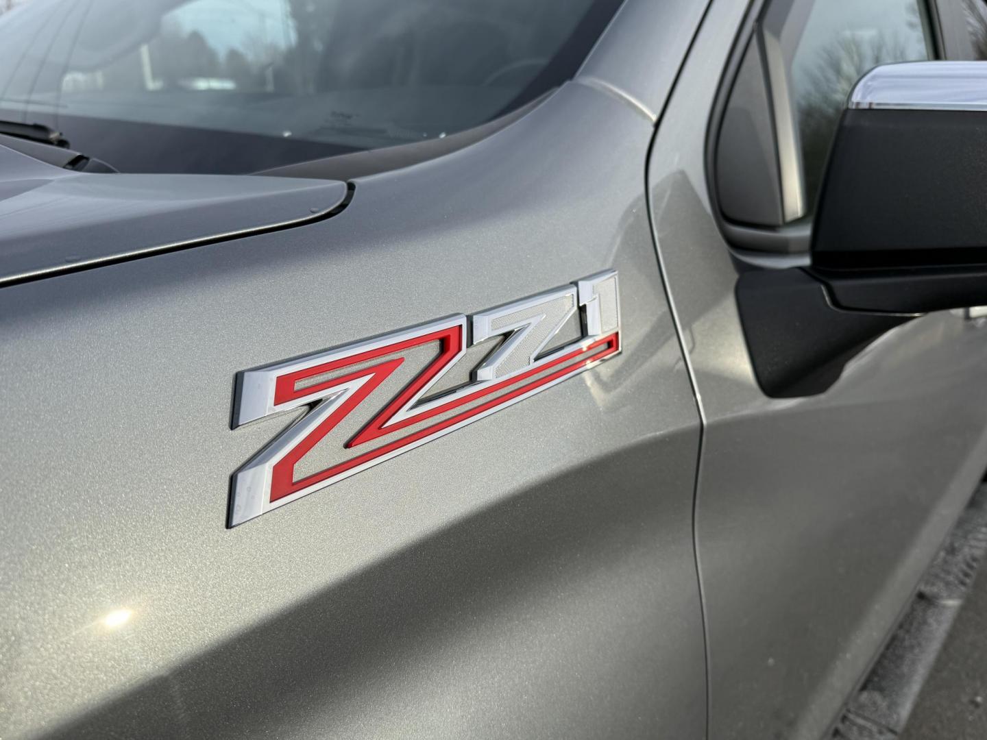 2020 Gray /Black Chevrolet Silverado 1500 LT Crew Cab 4WD (3GCUYDED8LG) with an 5.3L V8 OHV 16V engine, Automatic transmission, located at 11115 Chardon Rd. , Chardon, OH, 44024, (440) 214-9705, 41.580246, -81.241943 - 2020 Chevrolet Silverado 1500 LT Crew Cab – Rugged Capability, Modern Comfort, and Advanced Technology Get ready to tackle any job or adventure in this 2020 Chevrolet Silverado 1500 LT Crew Cab. Powered by a robust 5.3L EcoTec3 V8 engine paired with an 8-speed automatic transmission, this truck - Photo#15