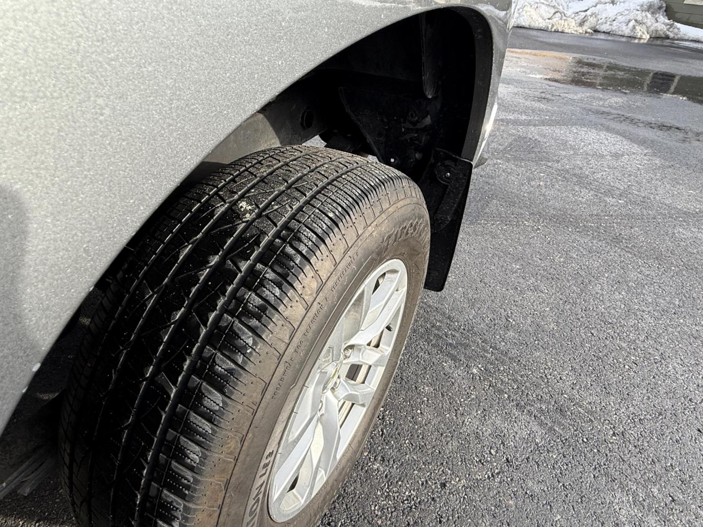 2020 Gray /Black Chevrolet Silverado 1500 LT Crew Cab 4WD (3GCUYDED8LG) with an 5.3L V8 OHV 16V engine, Automatic transmission, located at 11115 Chardon Rd. , Chardon, OH, 44024, (440) 214-9705, 41.580246, -81.241943 - 2020 Chevrolet Silverado 1500 LT Crew Cab – Rugged Capability, Modern Comfort, and Advanced Technology Get ready to tackle any job or adventure in this 2020 Chevrolet Silverado 1500 LT Crew Cab. Powered by a robust 5.3L EcoTec3 V8 engine paired with an 8-speed automatic transmission, this truck - Photo#16