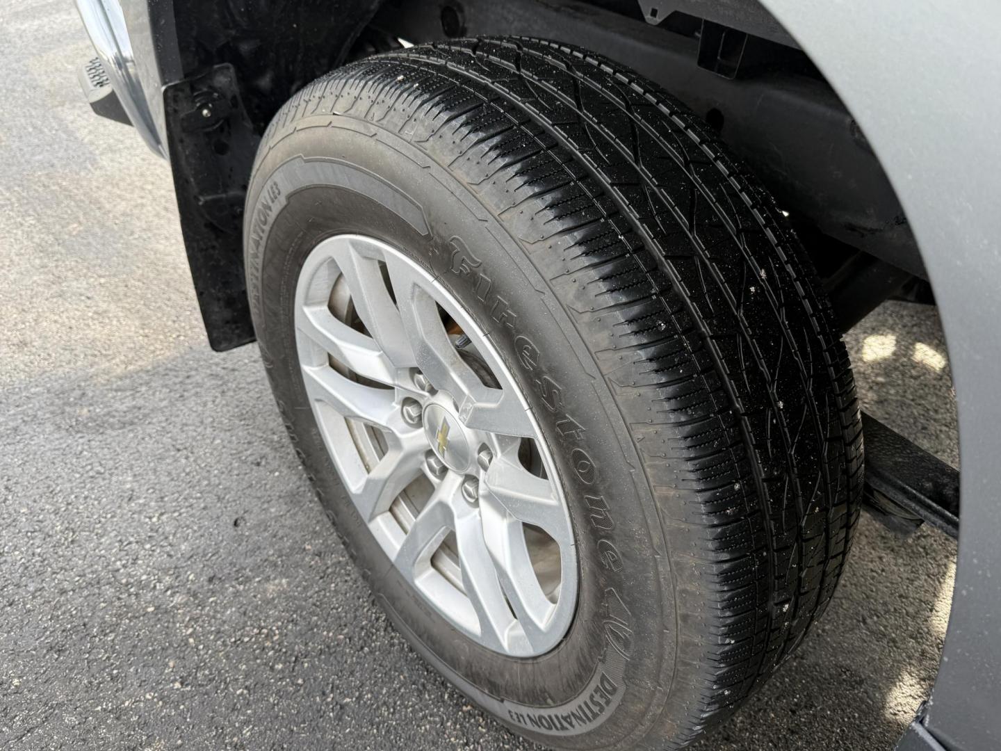 2020 Gray /Black Chevrolet Silverado 1500 LT Crew Cab 4WD (3GCUYDED8LG) with an 5.3L V8 OHV 16V engine, Automatic transmission, located at 11115 Chardon Rd. , Chardon, OH, 44024, (440) 214-9705, 41.580246, -81.241943 - 2020 Chevrolet Silverado 1500 LT Crew Cab – Rugged Capability, Modern Comfort, and Advanced Technology Get ready to tackle any job or adventure in this 2020 Chevrolet Silverado 1500 LT Crew Cab. Powered by a robust 5.3L EcoTec3 V8 engine paired with an 8-speed automatic transmission, this truck - Photo#21