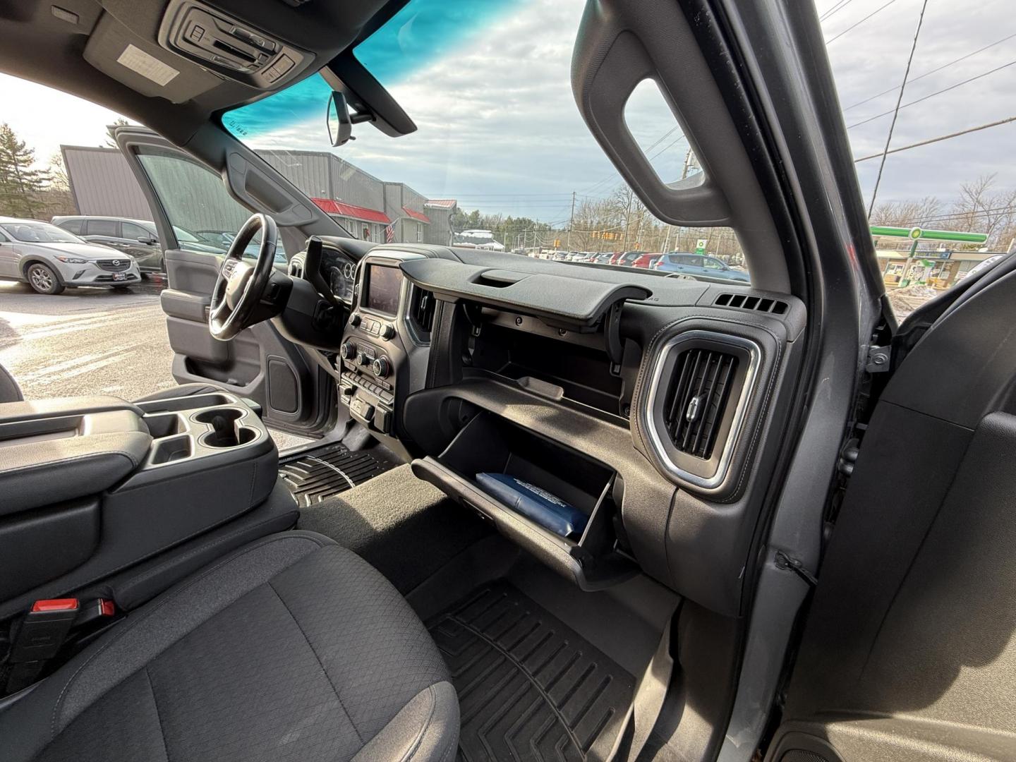 2020 Gray /Black Chevrolet Silverado 1500 LT Crew Cab 4WD (3GCUYDED8LG) with an 5.3L V8 OHV 16V engine, Automatic transmission, located at 11115 Chardon Rd. , Chardon, OH, 44024, (440) 214-9705, 41.580246, -81.241943 - 2020 Chevrolet Silverado 1500 LT Crew Cab – Rugged Capability, Modern Comfort, and Advanced Technology Get ready to tackle any job or adventure in this 2020 Chevrolet Silverado 1500 LT Crew Cab. Powered by a robust 5.3L EcoTec3 V8 engine paired with an 8-speed automatic transmission, this truck - Photo#45
