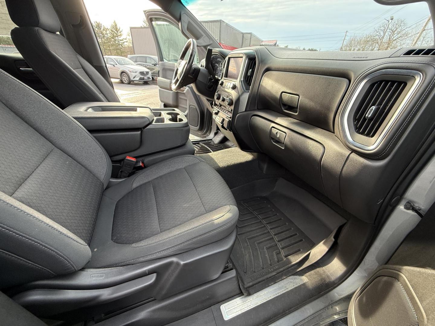 2020 Gray /Black Chevrolet Silverado 1500 LT Crew Cab 4WD (3GCUYDED8LG) with an 5.3L V8 OHV 16V engine, Automatic transmission, located at 11115 Chardon Rd. , Chardon, OH, 44024, (440) 214-9705, 41.580246, -81.241943 - 2020 Chevrolet Silverado 1500 LT Crew Cab – Rugged Capability, Modern Comfort, and Advanced Technology Get ready to tackle any job or adventure in this 2020 Chevrolet Silverado 1500 LT Crew Cab. Powered by a robust 5.3L EcoTec3 V8 engine paired with an 8-speed automatic transmission, this truck - Photo#44