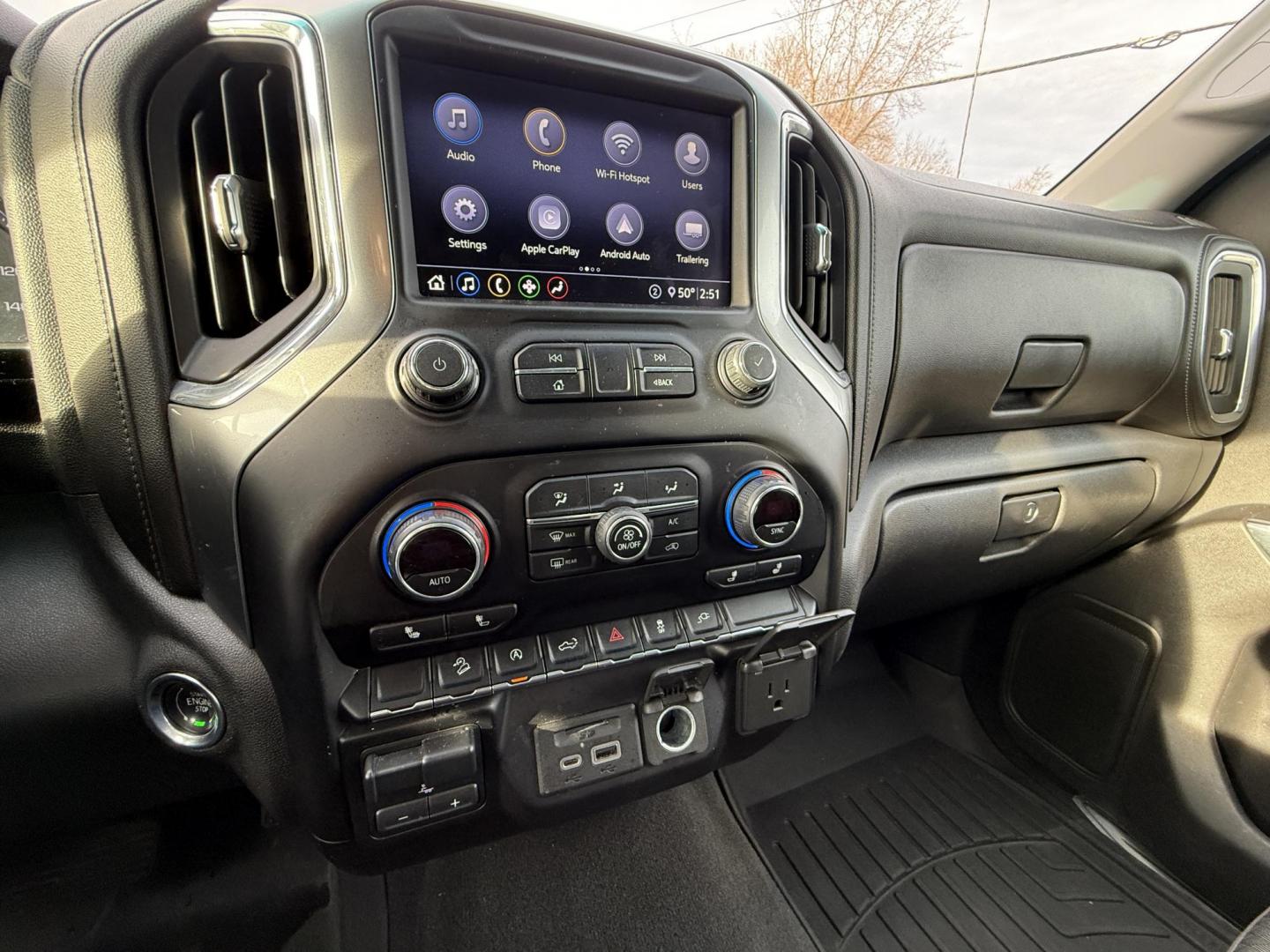 2020 Gray /Black Chevrolet Silverado 1500 LT Crew Cab 4WD (3GCUYDED8LG) with an 5.3L V8 OHV 16V engine, Automatic transmission, located at 11115 Chardon Rd. , Chardon, OH, 44024, (440) 214-9705, 41.580246, -81.241943 - 2020 Chevrolet Silverado 1500 LT Crew Cab – Rugged Capability, Modern Comfort, and Advanced Technology Get ready to tackle any job or adventure in this 2020 Chevrolet Silverado 1500 LT Crew Cab. Powered by a robust 5.3L EcoTec3 V8 engine paired with an 8-speed automatic transmission, this truck - Photo#31