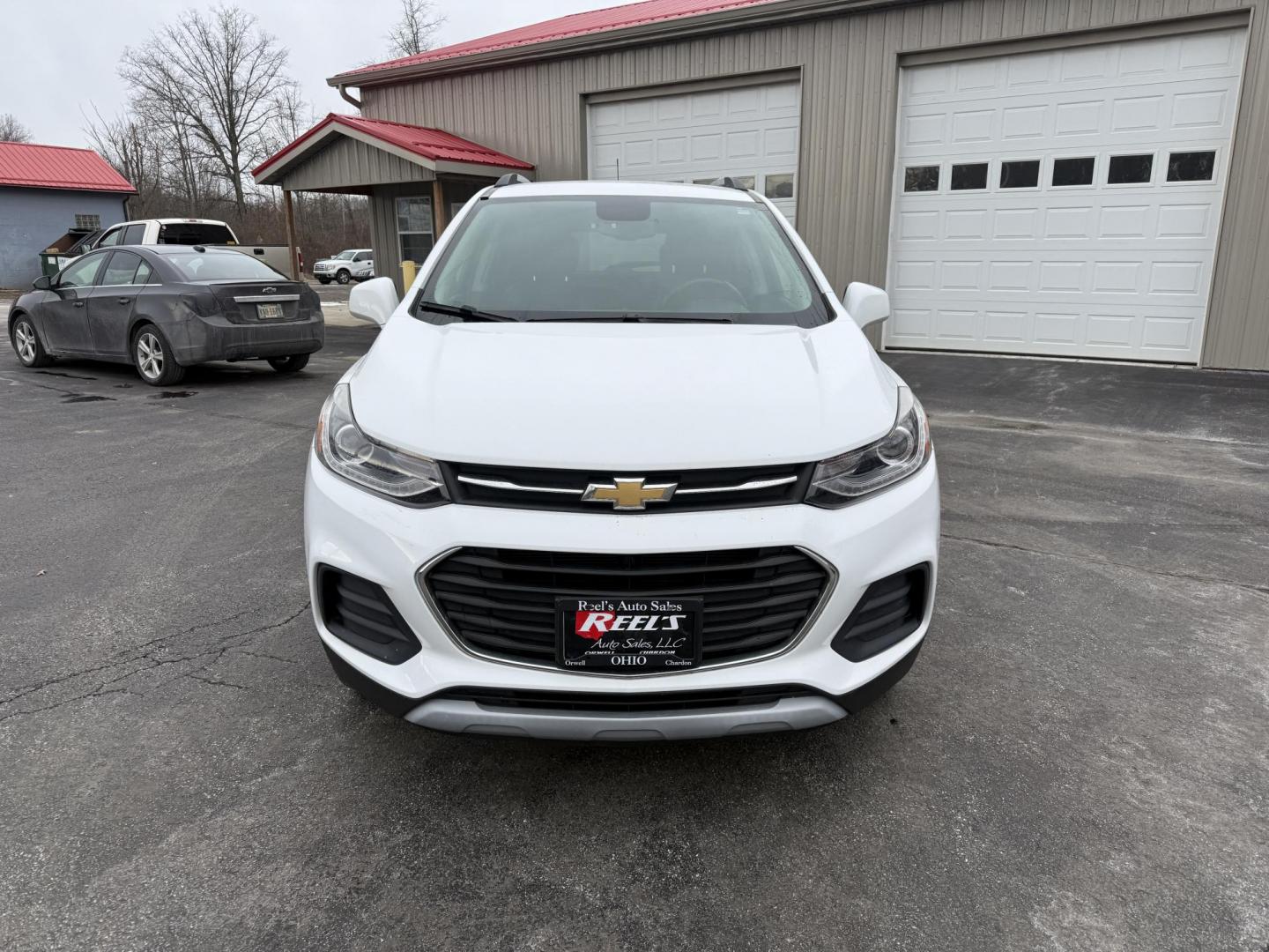 2018 White /Black Chevrolet Trax LT AWD (KL7CJPSB4JB) with an 1.4L I4 DOHC 16V TURBO engine, Automatic transmission, located at 547 E. Main St., Orwell, OH, 44076, (440) 437-5893, 41.535435, -80.847855 - 2018 Chevrolet Trax LT AWD – Compact Versatility, Modern Tech, and All-Weather Confidence Elevate your daily commute with this 2018 Chevrolet Trax LT AWD, designed for drivers who value efficiency, technology, and convenience. Equipped with a turbocharged 1.4L EcoTec I4 engine and a smooth 6-sp - Photo#1