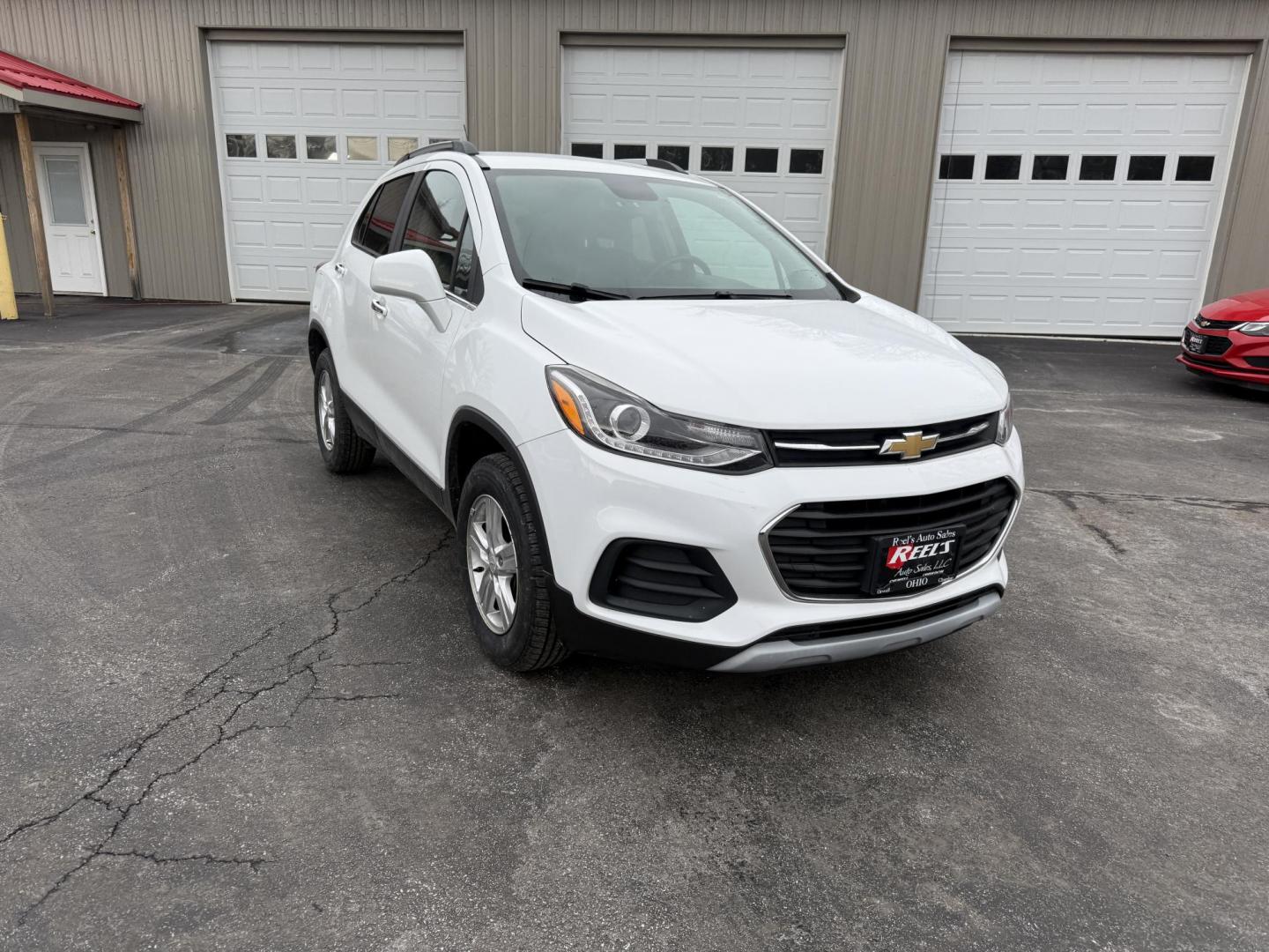 2018 White /Black Chevrolet Trax LT AWD (KL7CJPSB4JB) with an 1.4L I4 DOHC 16V TURBO engine, Automatic transmission, located at 547 E. Main St., Orwell, OH, 44076, (440) 437-5893, 41.535435, -80.847855 - 2018 Chevrolet Trax LT AWD – Compact Versatility, Modern Tech, and All-Weather Confidence Elevate your daily commute with this 2018 Chevrolet Trax LT AWD, designed for drivers who value efficiency, technology, and convenience. Equipped with a turbocharged 1.4L EcoTec I4 engine and a smooth 6-sp - Photo#2
