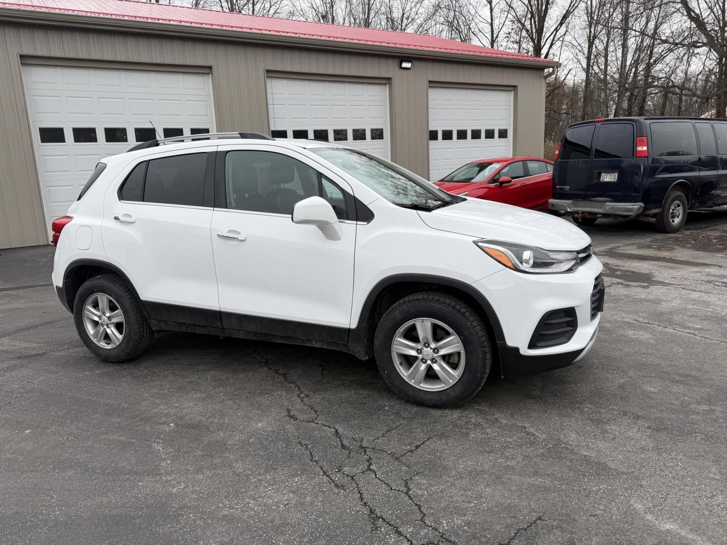 2018 White /Black Chevrolet Trax LT AWD (KL7CJPSB4JB) with an 1.4L I4 DOHC 16V TURBO engine, Automatic transmission, located at 547 E. Main St., Orwell, OH, 44076, (440) 437-5893, 41.535435, -80.847855 - 2018 Chevrolet Trax LT AWD – Compact Versatility, Modern Tech, and All-Weather Confidence Elevate your daily commute with this 2018 Chevrolet Trax LT AWD, designed for drivers who value efficiency, technology, and convenience. Equipped with a turbocharged 1.4L EcoTec I4 engine and a smooth 6-sp - Photo#3