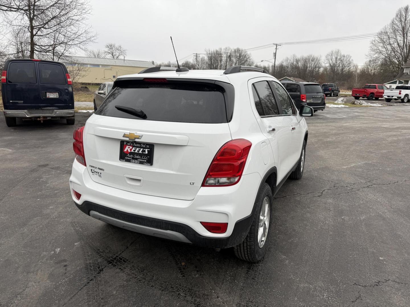 2018 White /Black Chevrolet Trax LT AWD (KL7CJPSB4JB) with an 1.4L I4 DOHC 16V TURBO engine, Automatic transmission, located at 547 E. Main St., Orwell, OH, 44076, (440) 437-5893, 41.535435, -80.847855 - 2018 Chevrolet Trax LT AWD – Compact Versatility, Modern Tech, and All-Weather Confidence Elevate your daily commute with this 2018 Chevrolet Trax LT AWD, designed for drivers who value efficiency, technology, and convenience. Equipped with a turbocharged 1.4L EcoTec I4 engine and a smooth 6-sp - Photo#7