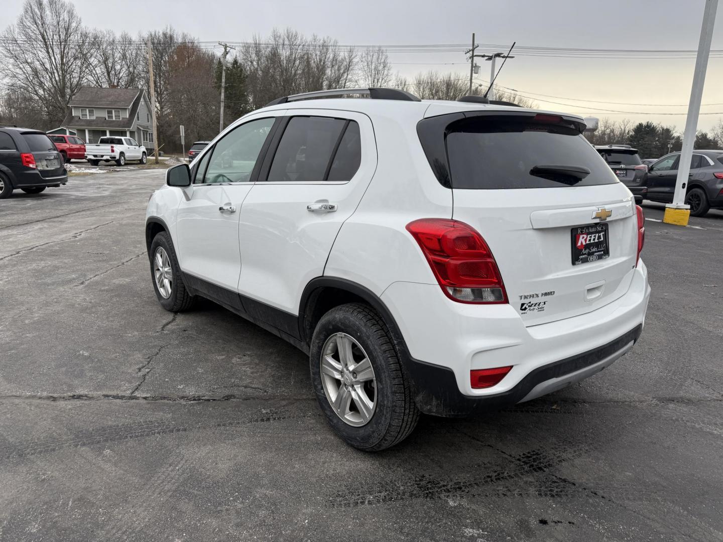 2018 White /Black Chevrolet Trax LT AWD (KL7CJPSB4JB) with an 1.4L I4 DOHC 16V TURBO engine, Automatic transmission, located at 547 E. Main St., Orwell, OH, 44076, (440) 437-5893, 41.535435, -80.847855 - 2018 Chevrolet Trax LT AWD – Compact Versatility, Modern Tech, and All-Weather Confidence Elevate your daily commute with this 2018 Chevrolet Trax LT AWD, designed for drivers who value efficiency, technology, and convenience. Equipped with a turbocharged 1.4L EcoTec I4 engine and a smooth 6-sp - Photo#9