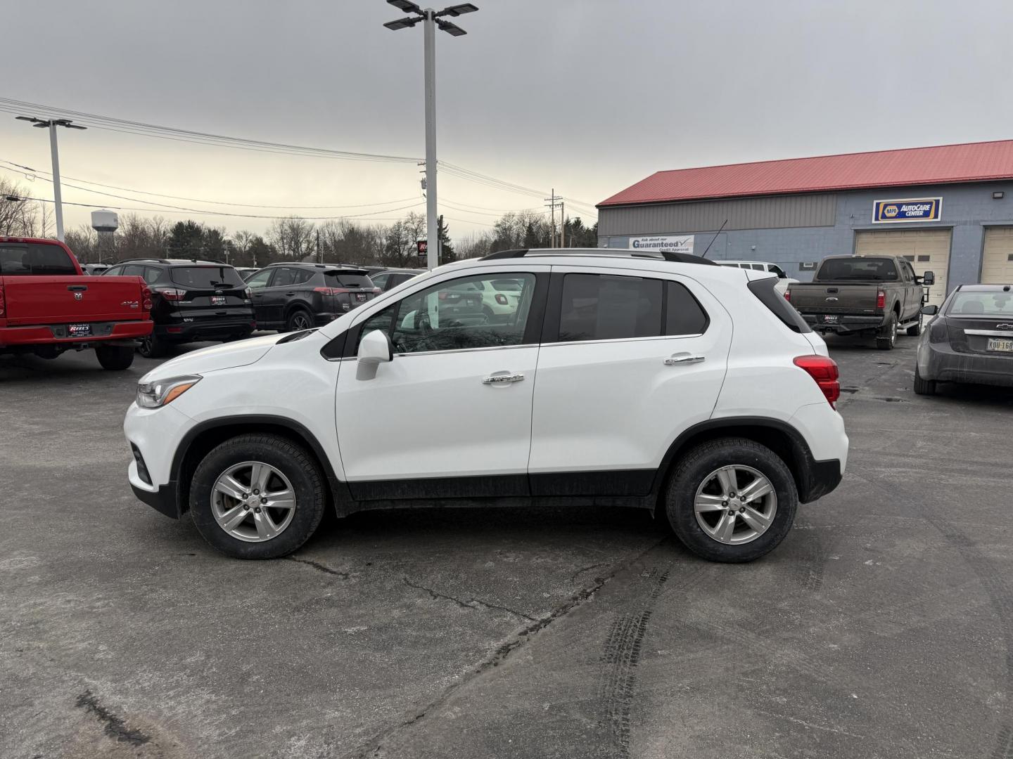 2018 White /Black Chevrolet Trax LT AWD (KL7CJPSB4JB) with an 1.4L I4 DOHC 16V TURBO engine, Automatic transmission, located at 547 E. Main St., Orwell, OH, 44076, (440) 437-5893, 41.535435, -80.847855 - 2018 Chevrolet Trax LT AWD – Compact Versatility, Modern Tech, and All-Weather Confidence Elevate your daily commute with this 2018 Chevrolet Trax LT AWD, designed for drivers who value efficiency, technology, and convenience. Equipped with a turbocharged 1.4L EcoTec I4 engine and a smooth 6-sp - Photo#12