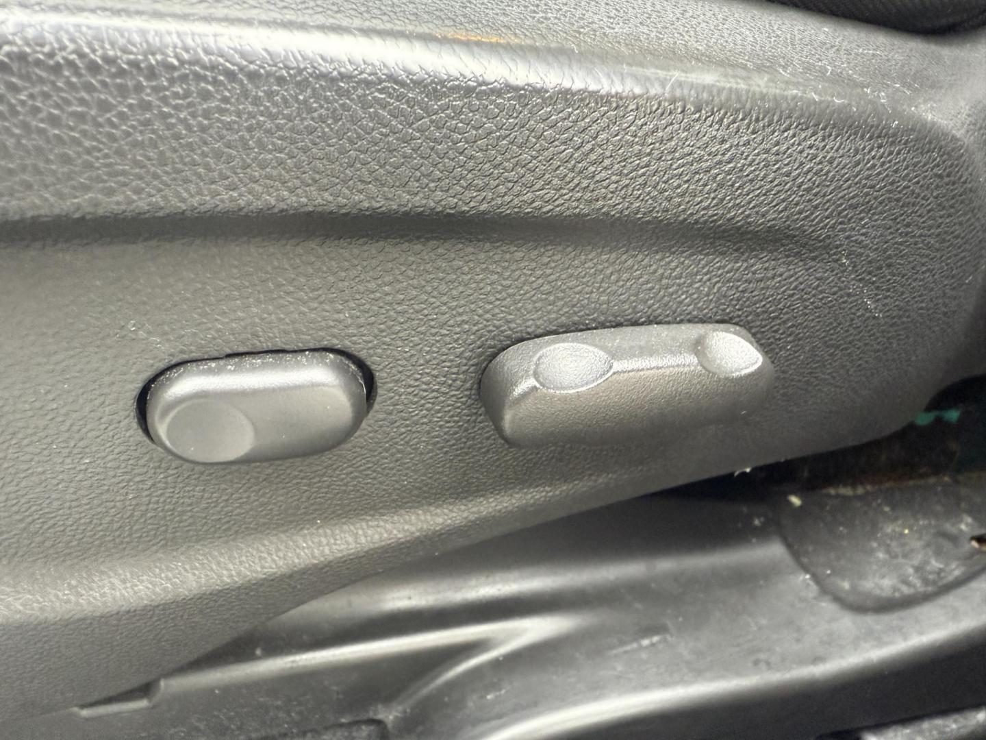 2018 White /Black Chevrolet Trax LT AWD (KL7CJPSB4JB) with an 1.4L I4 DOHC 16V TURBO engine, Automatic transmission, located at 547 E. Main St., Orwell, OH, 44076, (440) 437-5893, 41.535435, -80.847855 - 2018 Chevrolet Trax LT AWD – Compact Versatility, Modern Tech, and All-Weather Confidence Elevate your daily commute with this 2018 Chevrolet Trax LT AWD, designed for drivers who value efficiency, technology, and convenience. Equipped with a turbocharged 1.4L EcoTec I4 engine and a smooth 6-sp - Photo#19