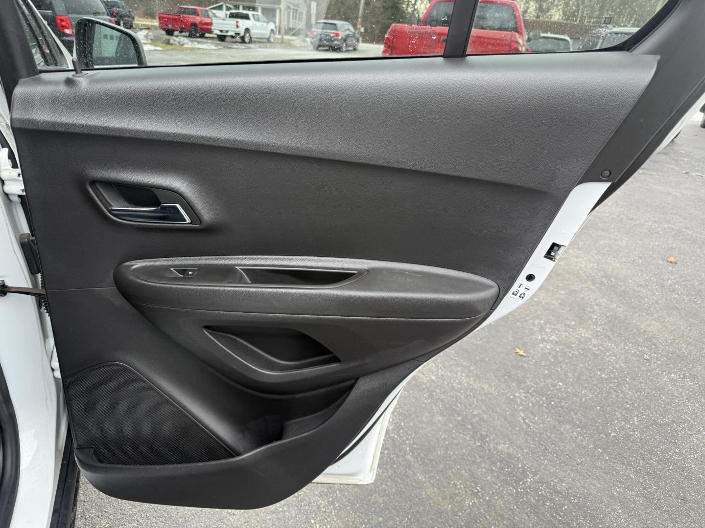 2018 White /Black Chevrolet Trax LT AWD (KL7CJPSB4JB) with an 1.4L I4 DOHC 16V TURBO engine, Automatic transmission, located at 547 E. Main St., Orwell, OH, 44076, (440) 437-5893, 41.535435, -80.847855 - 2018 Chevrolet Trax LT AWD – Compact Versatility, Modern Tech, and All-Weather Confidence Elevate your daily commute with this 2018 Chevrolet Trax LT AWD, designed for drivers who value efficiency, technology, and convenience. Equipped with a turbocharged 1.4L EcoTec I4 engine and a smooth 6-sp - Photo#40