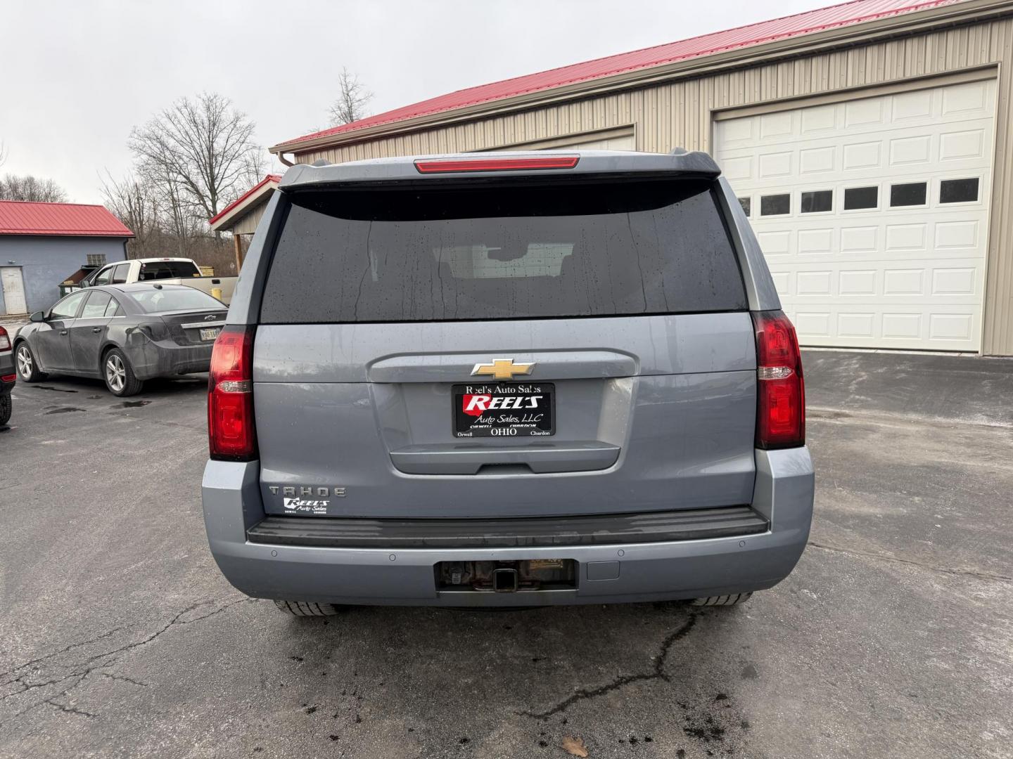 2015 Gray /Tan Chevrolet Tahoe LT 4WD (1GNSKBKC8FR) with an 5.3L V8 OHV 16V engine, Automatic transmission, located at 547 E. Main St., Orwell, OH, 44076, (440) 437-5893, 41.535435, -80.847855 - 2015 Chevrolet Tahoe LT 4WD – Family Luxury, Rugged Capability, and Premium Features Upgrade your adventures with this 2015 Chevrolet Tahoe LT 4WD—an SUV that blends powerful performance, advanced technology, and luxurious comfort. Under the hood, the 5.3L EcoTec3 V8 engine paired with a 6-sp - Photo#8