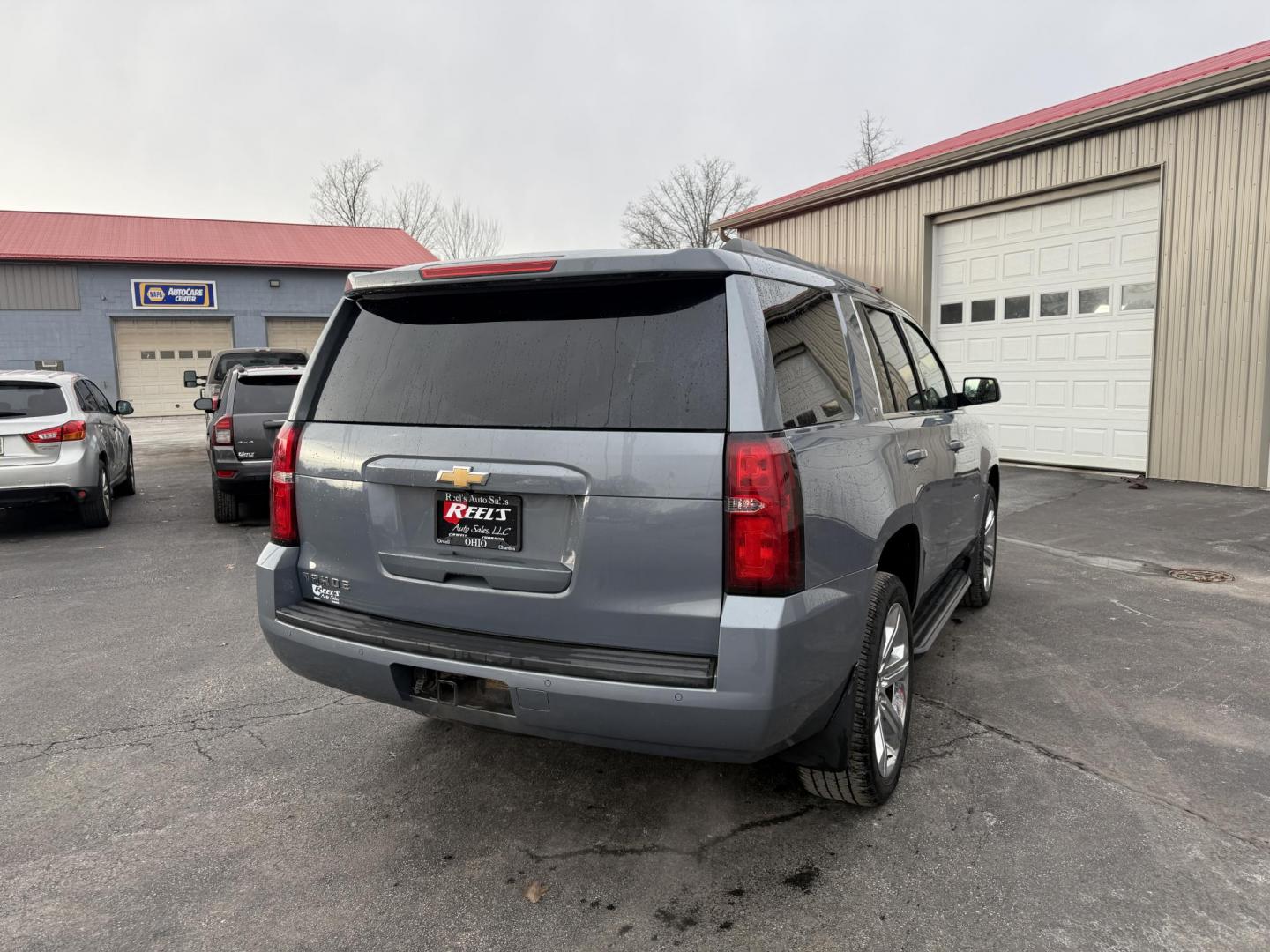 2015 Gray /Tan Chevrolet Tahoe LT 4WD (1GNSKBKC8FR) with an 5.3L V8 OHV 16V engine, Automatic transmission, located at 547 E. Main St., Orwell, OH, 44076, (440) 437-5893, 41.535435, -80.847855 - 2015 Chevrolet Tahoe LT 4WD – Family Luxury, Rugged Capability, and Premium Features Upgrade your adventures with this 2015 Chevrolet Tahoe LT 4WD—an SUV that blends powerful performance, advanced technology, and luxurious comfort. Under the hood, the 5.3L EcoTec3 V8 engine paired with a 6-sp - Photo#7