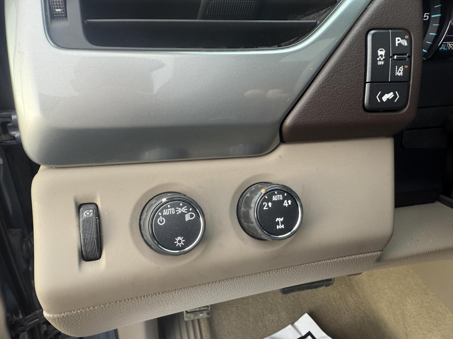 2015 Gray /Tan Chevrolet Tahoe LT 4WD (1GNSKBKC8FR) with an 5.3L V8 OHV 16V engine, Automatic transmission, located at 547 E. Main St., Orwell, OH, 44076, (440) 437-5893, 41.535435, -80.847855 - 2015 Chevrolet Tahoe LT 4WD – Family Luxury, Rugged Capability, and Premium Features Upgrade your adventures with this 2015 Chevrolet Tahoe LT 4WD—an SUV that blends powerful performance, advanced technology, and luxurious comfort. Under the hood, the 5.3L EcoTec3 V8 engine paired with a 6-sp - Photo#23