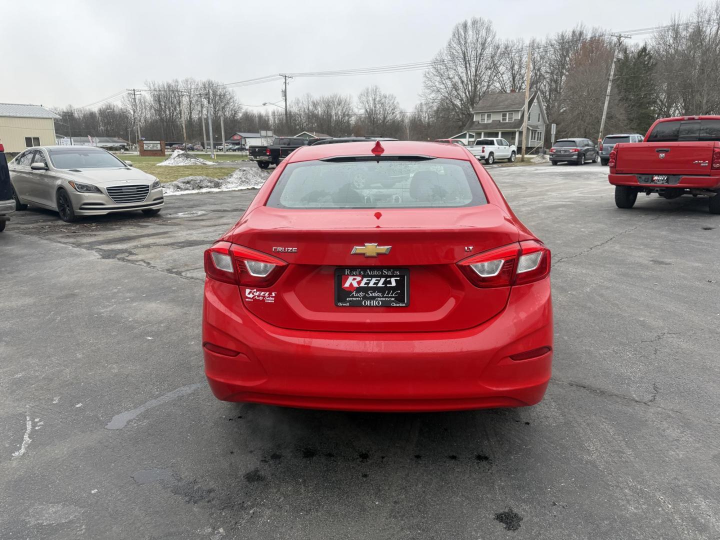 2017 Red /Black Chevrolet Cruze LT Auto (1G1BE5SM0H7) with an 1.4L I4 DOHC 16V TURBO engine, Automatic transmission, located at 547 E. Main St., Orwell, OH, 44076, (440) 437-5893, 41.535435, -80.847855 - Photo#8