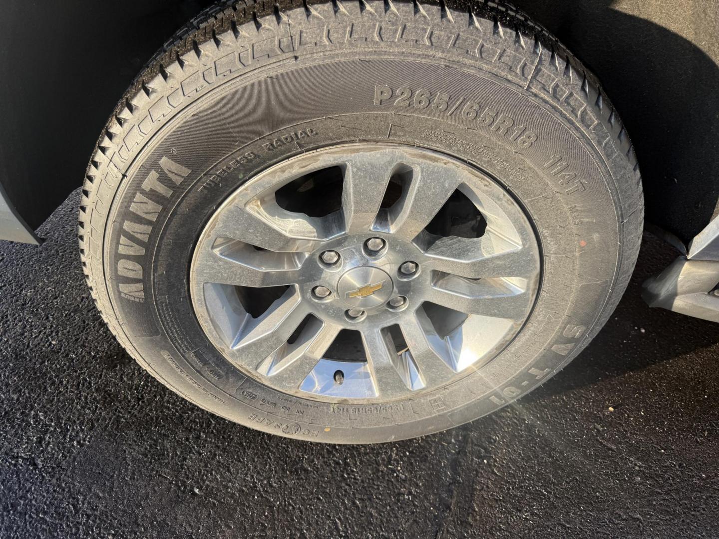 2016 Gray /Black Chevrolet Suburban LS 4WD (1GNSKGEC5GR) with an 5.3L V8 OHV 16V engine, Automatic transmission, located at 547 E. Main St., Orwell, OH, 44076, (440) 437-5893, 41.535435, -80.847855 - 2016 Chevrolet Suburban LS 4WD – Ultimate Space, Power, and Family Comfort Take command of every journey with this 2016 Chevrolet Suburban LS 4WD—a full-size SUV that delivers space, performance, and modern technology for the whole family. Under the hood, the robust 5.3L EcoTec3 V8 engine and - Photo#5