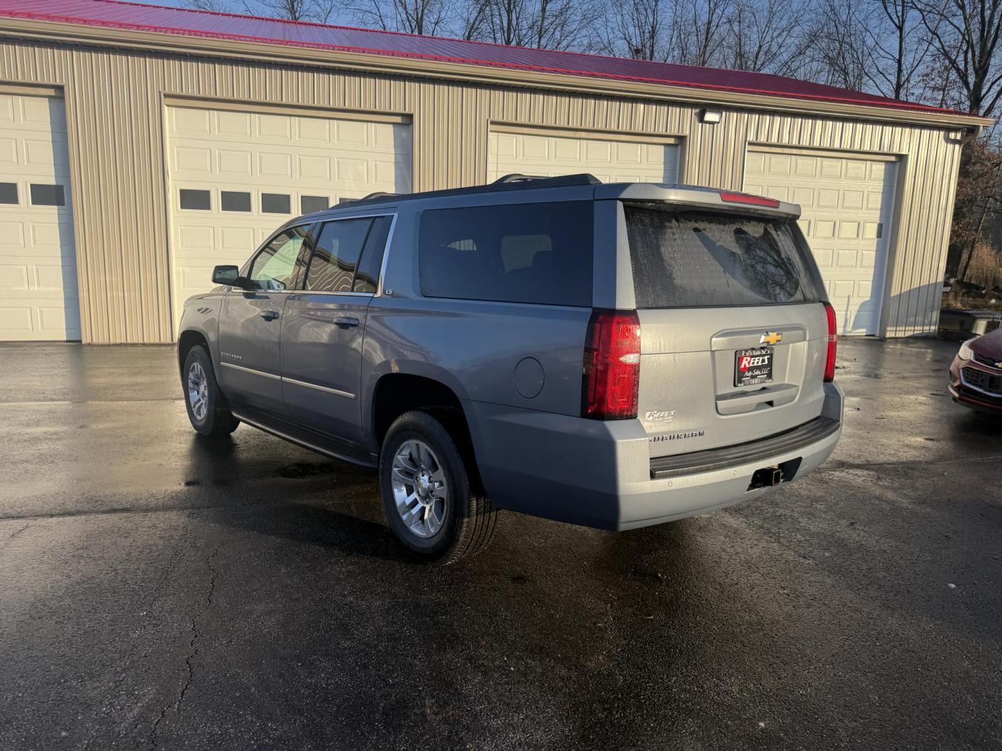 2016 Gray /Black Chevrolet Suburban LS 4WD (1GNSKGEC5GR) with an 5.3L V8 OHV 16V engine, Automatic transmission, located at 547 E. Main St., Orwell, OH, 44076, (440) 437-5893, 41.535435, -80.847855 - 2016 Chevrolet Suburban LS 4WD – Ultimate Space, Power, and Family Comfort Take command of every journey with this 2016 Chevrolet Suburban LS 4WD—a full-size SUV that delivers space, performance, and modern technology for the whole family. Under the hood, the robust 5.3L EcoTec3 V8 engine and - Photo#8