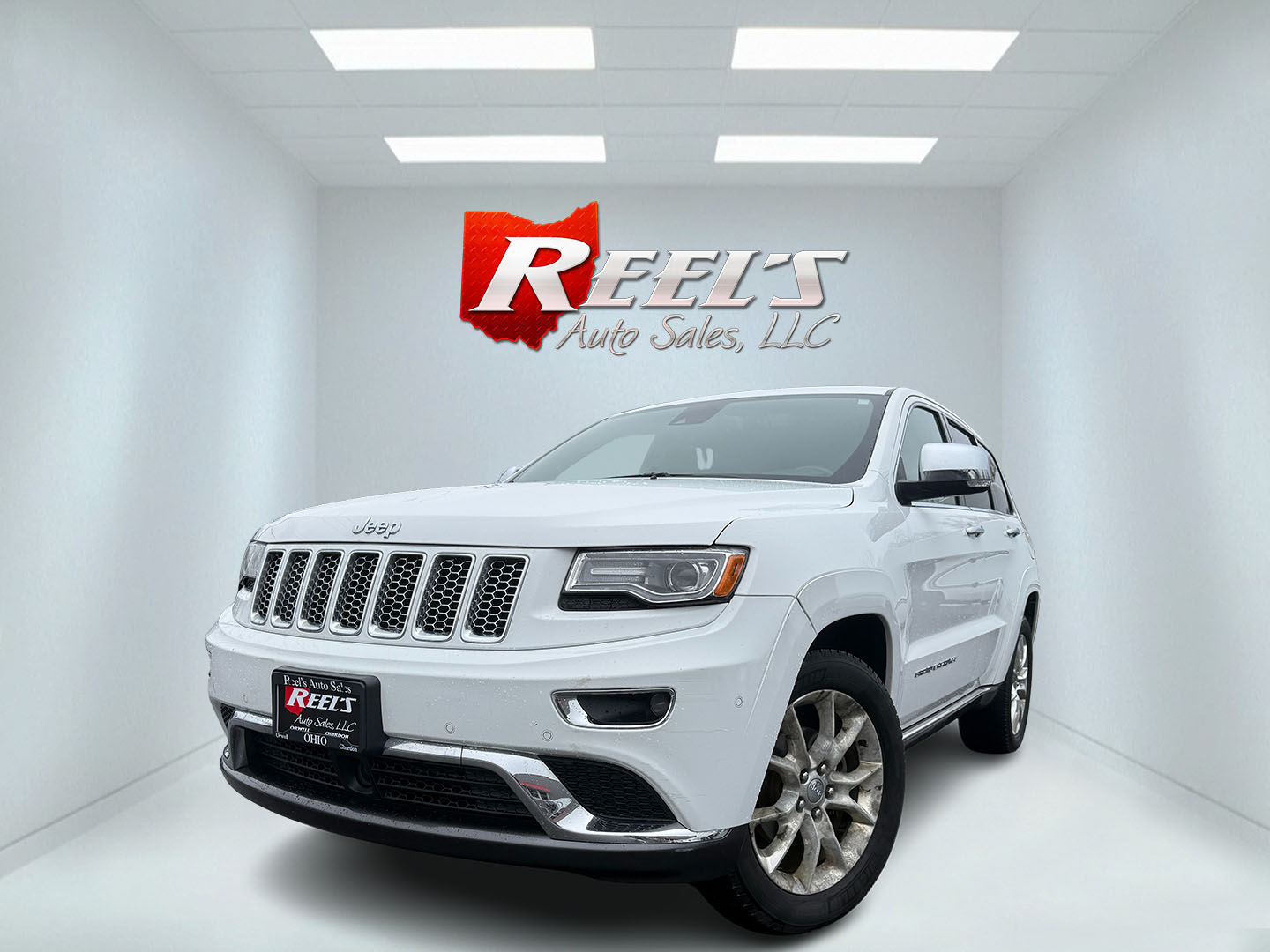photo of 2014 Jeep Grand Cherokee Summit 4WD