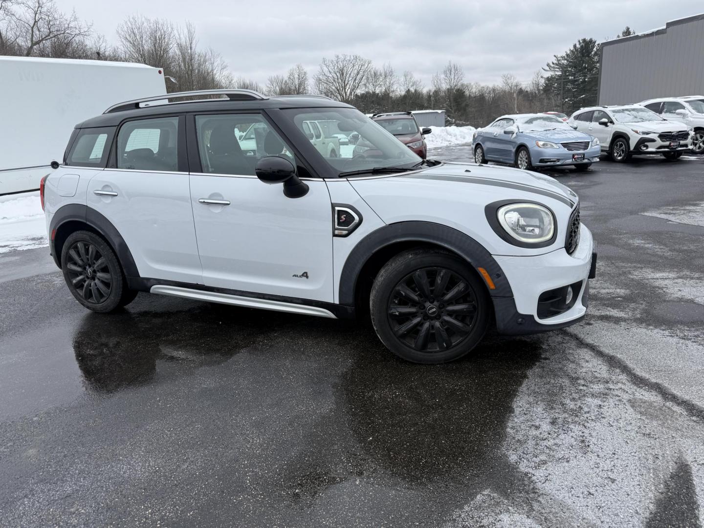 2018 White /Black Mini Countryman S ALL4 (WMZYT5C38J3) with an 2.0L I4 DOHC 16V TURBO engine, 6 Speed Manual transmission, located at 11115 Chardon Rd. , Chardon, OH, 44024, (440) 214-9705, 41.580246, -81.241943 - 2018 Mini Cooper S Countryman All4 – Turbocharged Thrills, Premium Features, and All-Weather Fun Experience driving excitement and standout style with this 2018 Mini Cooper S Countryman All4. Powered by a spirited 2.0L turbocharged I4 engine paired with an engaging 6-speed manual transmission, - Photo#3
