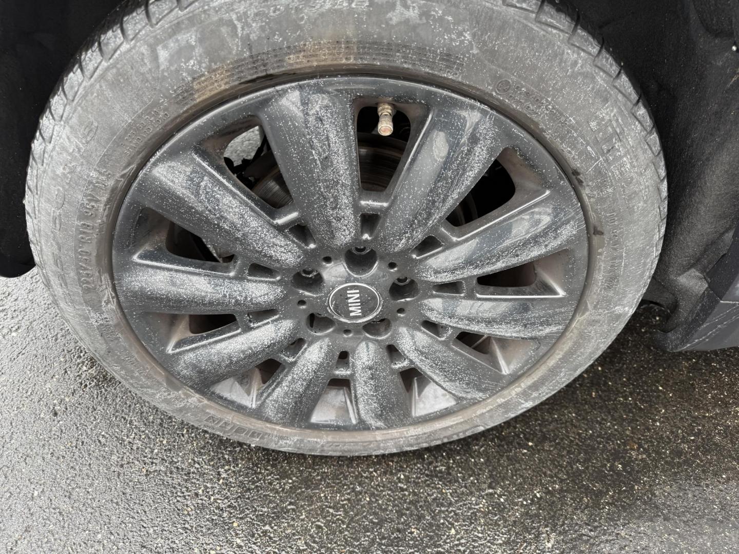 2018 White /Black Mini Countryman S ALL4 (WMZYT5C38J3) with an 2.0L I4 DOHC 16V TURBO engine, 6 Speed Manual transmission, located at 11115 Chardon Rd. , Chardon, OH, 44024, (440) 214-9705, 41.580246, -81.241943 - 2018 Mini Cooper S Countryman All4 – Turbocharged Thrills, Premium Features, and All-Weather Fun Experience driving excitement and standout style with this 2018 Mini Cooper S Countryman All4. Powered by a spirited 2.0L turbocharged I4 engine paired with an engaging 6-speed manual transmission, - Photo#22