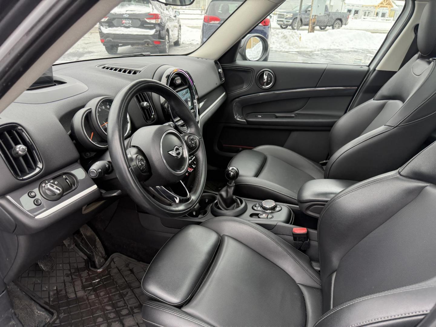 2018 White /Black Mini Countryman S ALL4 (WMZYT5C38J3) with an 2.0L I4 DOHC 16V TURBO engine, 6 Speed Manual transmission, located at 11115 Chardon Rd. , Chardon, OH, 44024, (440) 214-9705, 41.580246, -81.241943 - 2018 Mini Cooper S Countryman All4 – Turbocharged Thrills, Premium Features, and All-Weather Fun Experience driving excitement and standout style with this 2018 Mini Cooper S Countryman All4. Powered by a spirited 2.0L turbocharged I4 engine paired with an engaging 6-speed manual transmission, - Photo#9