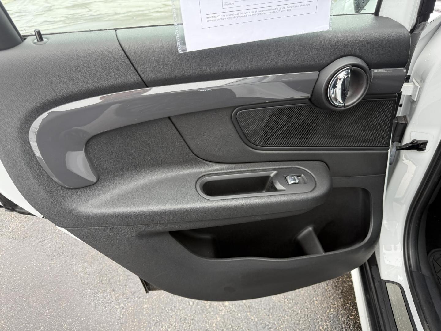 2018 White /Black Mini Countryman S ALL4 (WMZYT5C38J3) with an 2.0L I4 DOHC 16V TURBO engine, 6 Speed Manual transmission, located at 11115 Chardon Rd. , Chardon, OH, 44024, (440) 214-9705, 41.580246, -81.241943 - 2018 Mini Cooper S Countryman All4 – Turbocharged Thrills, Premium Features, and All-Weather Fun Experience driving excitement and standout style with this 2018 Mini Cooper S Countryman All4. Powered by a spirited 2.0L turbocharged I4 engine paired with an engaging 6-speed manual transmission, - Photo#41