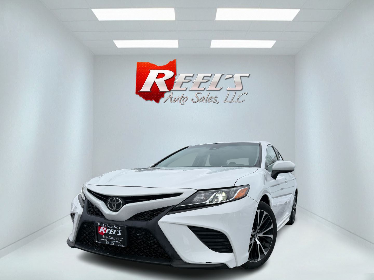 photo of 2018 Toyota Camry SE