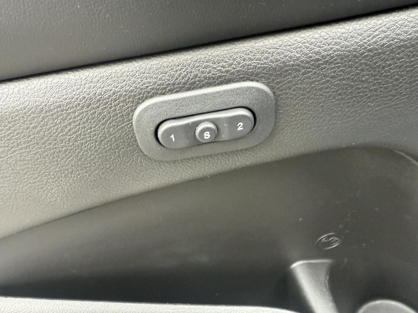 2020 Blue /Black Jeep Grand Cherokee Limited X 4WD (1C4RJFBGXLC) with an 3.6L V6 DOHC 24V engine, Automatic transmission, located at 547 E. Main St., Orwell, OH, 44076, (440) 437-5893, 41.535435, -80.847855 - 2020 Jeep Grand Cherokee Limited X – Premium Luxury, Advanced Safety, and All-Weather Capability Experience the perfect blend of power, comfort, and technology in this 2020 Jeep Grand Cherokee Limited X. Equipped with the legendary 3.6L Pentastar V6 engine and an efficient 8-speed automatic tra - Photo#23