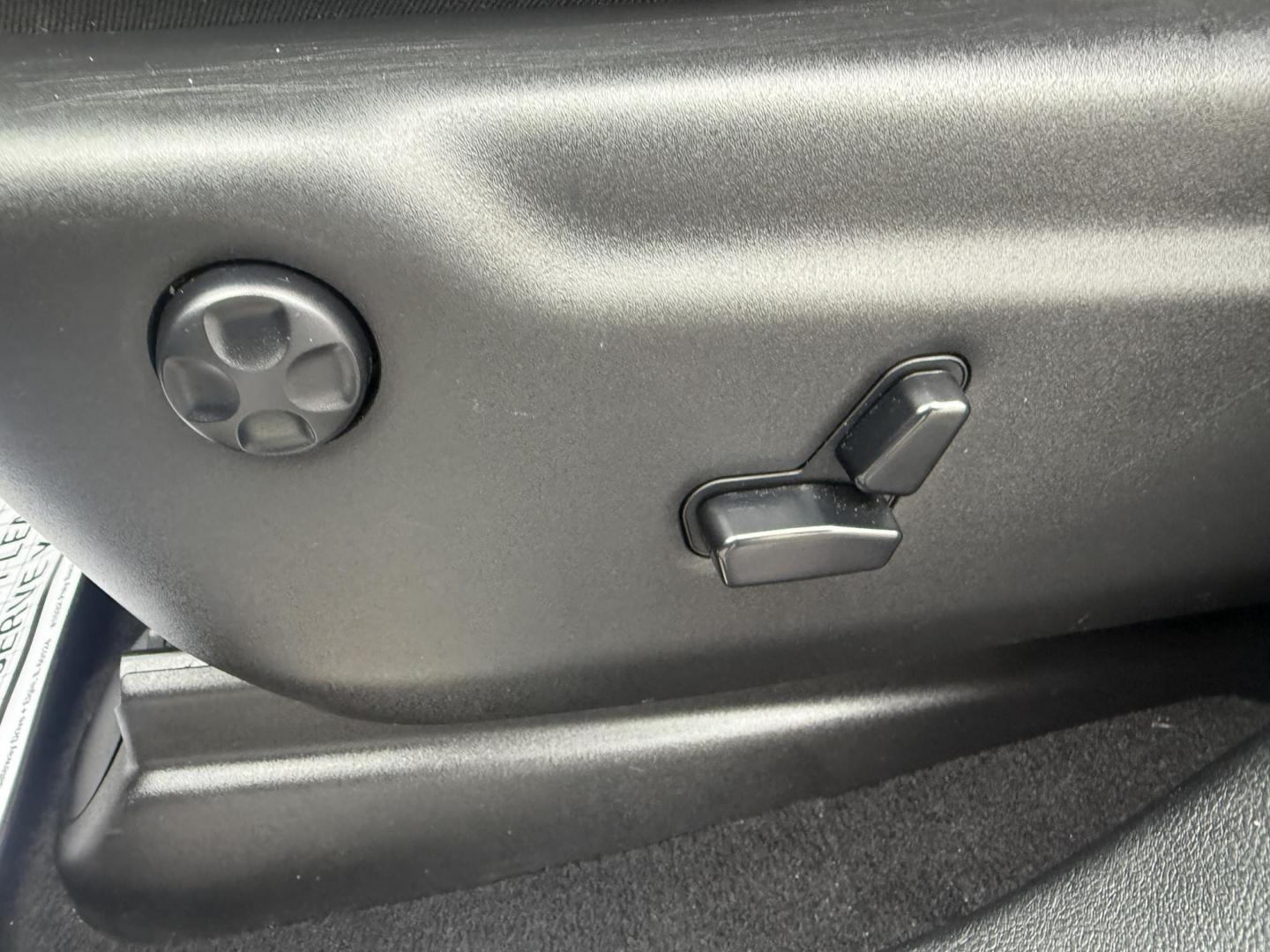 2020 Blue /Black Jeep Grand Cherokee Limited X 4WD (1C4RJFBGXLC) with an 3.6L V6 DOHC 24V engine, Automatic transmission, located at 547 E. Main St., Orwell, OH, 44076, (440) 437-5893, 41.535435, -80.847855 - 2020 Jeep Grand Cherokee Limited X – Premium Luxury, Advanced Safety, and All-Weather Capability Experience the perfect blend of power, comfort, and technology in this 2020 Jeep Grand Cherokee Limited X. Equipped with the legendary 3.6L Pentastar V6 engine and an efficient 8-speed automatic tra - Photo#25