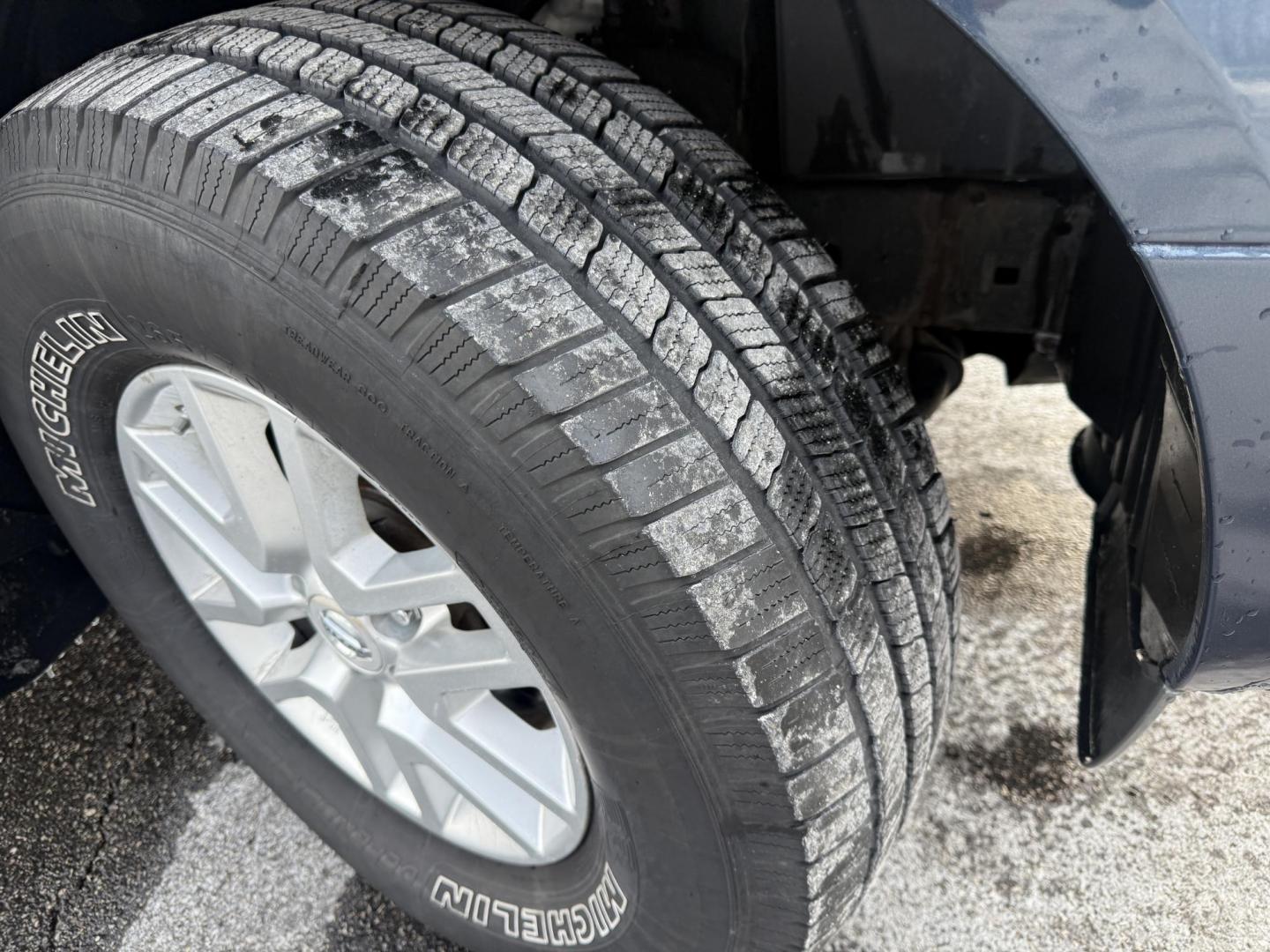 2015 Blue /Gray Nissan Frontier SV Crew Cab 5AT 4WD (1N6AD0EV1FN) with an 4.0L V6 DOHC 24V engine, Automatic transmission, located at 11115 Chardon Rd. , Chardon, OH, 44024, (440) 214-9705, 41.580246, -81.241943 - One Owner ---- 2015 Nissan Frontier SV Crew Cab 4WD – Rugged Durability, Smart Features, and Trusted Capability Tackle every job and adventure with confidence in this 2015 Nissan Frontier SV Crew Cab 4WD. Powered by a robust 4.0L V6 engine and a smooth 5-speed automatic transmission, this truck - Photo#4