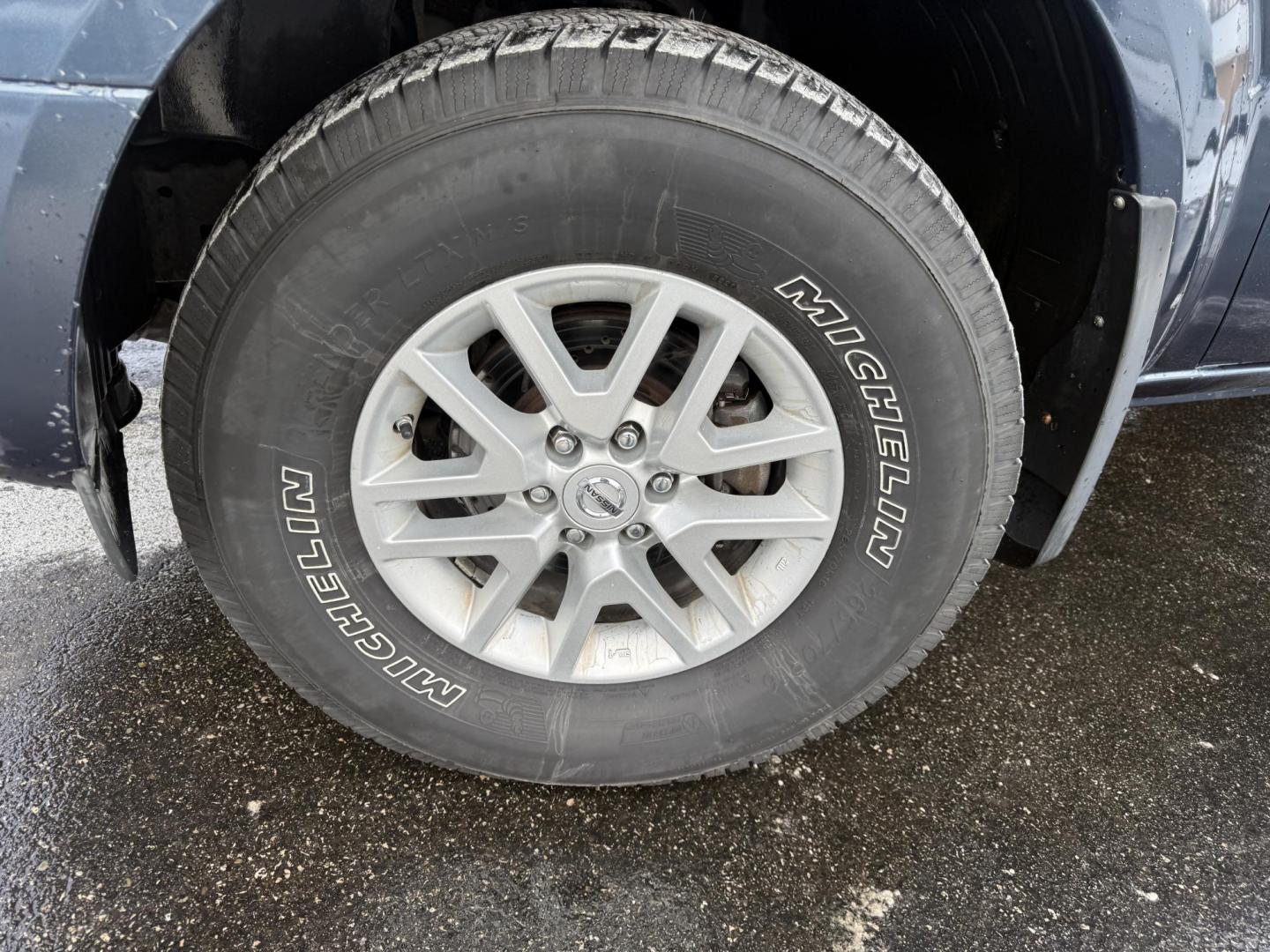 2015 Blue /Gray Nissan Frontier SV Crew Cab 5AT 4WD (1N6AD0EV1FN) with an 4.0L V6 DOHC 24V engine, Automatic transmission, located at 11115 Chardon Rd. , Chardon, OH, 44024, (440) 214-9705, 41.580246, -81.241943 - One Owner ---- 2015 Nissan Frontier SV Crew Cab 4WD – Rugged Durability, Smart Features, and Trusted Capability Tackle every job and adventure with confidence in this 2015 Nissan Frontier SV Crew Cab 4WD. Powered by a robust 4.0L V6 engine and a smooth 5-speed automatic transmission, this truck - Photo#25