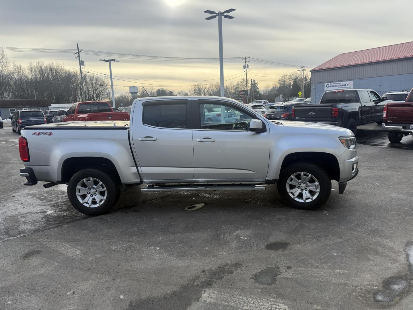 2015 Silver /Gray Chevrolet Colorado LT Crew Cab 4WD Short Box (1GCGTBE31F1) with an 3.6L V6 DOHC 24V GAS engine, Automatic transmission, located at 547 E. Main St., Orwell, OH, 44076, (440) 437-5893, 41.535435, -80.847855 - 2015 Chevrolet Colorado LT Crew Cab 4WD – Powerful Capability, Modern Comfort, and Impressive Efficiency Take on any challenge with confidence in this 2015 Chevrolet Colorado LT Crew Cab 4WD. Equipped with a robust 3.6L V6 engine and a smooth 6-speed automatic transmission, this Colorado delive - Photo#17