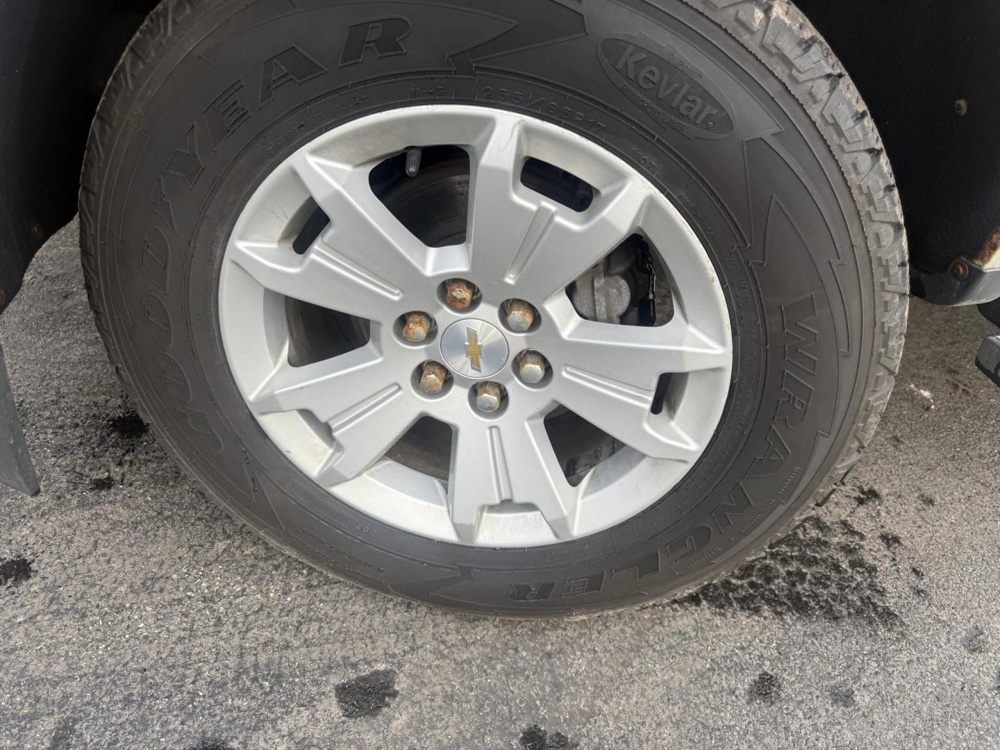 2015 Silver /Gray Chevrolet Colorado LT Crew Cab 4WD Short Box (1GCGTBE31F1) with an 3.6L V6 DOHC 24V GAS engine, Automatic transmission, located at 547 E. Main St., Orwell, OH, 44076, (440) 437-5893, 41.535435, -80.847855 - 2015 Chevrolet Colorado LT Crew Cab 4WD – Powerful Capability, Modern Comfort, and Impressive Efficiency Take on any challenge with confidence in this 2015 Chevrolet Colorado LT Crew Cab 4WD. Equipped with a robust 3.6L V6 engine and a smooth 6-speed automatic transmission, this Colorado delive - Photo#27