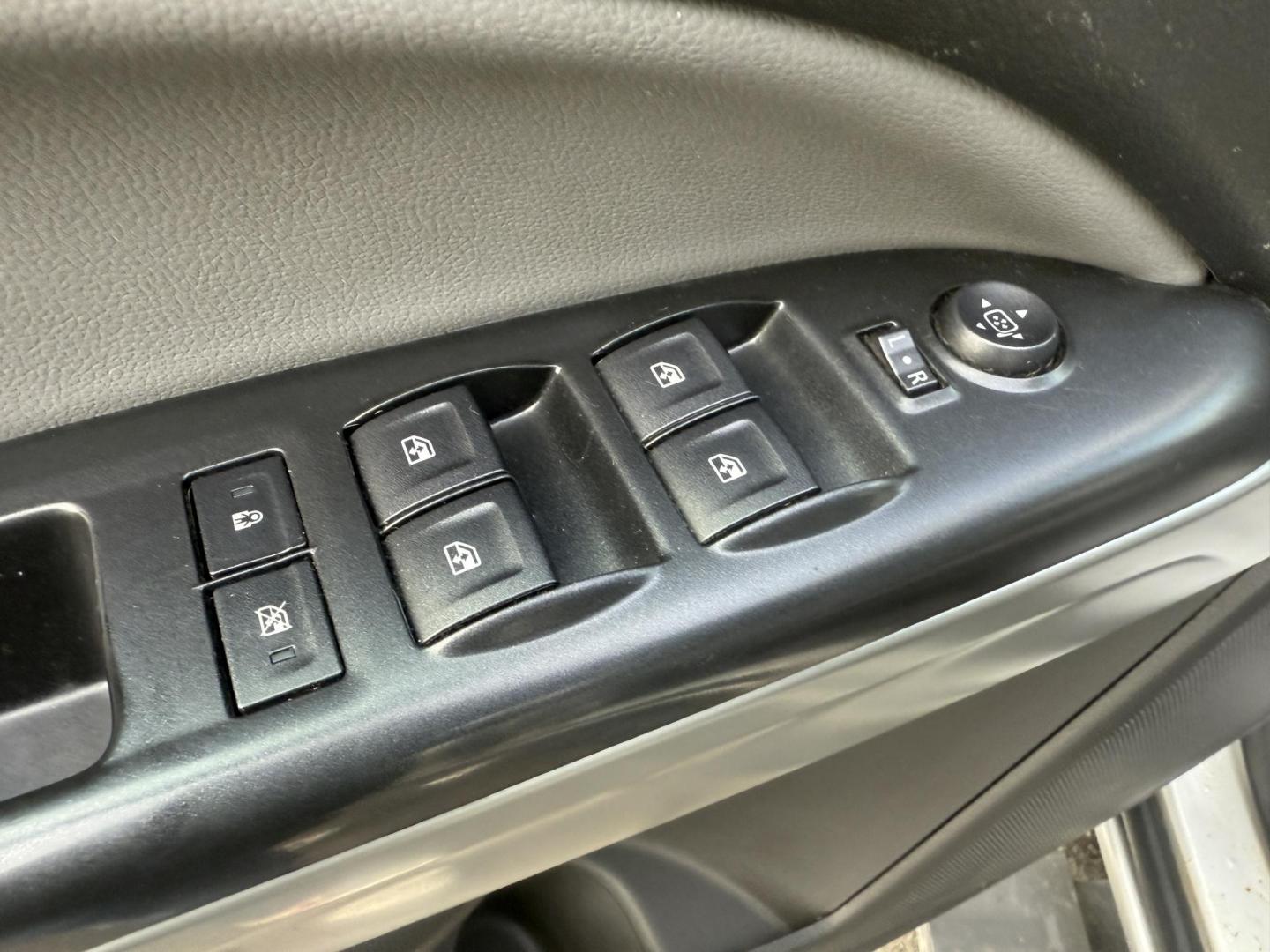 2015 Silver /Gray Chevrolet Colorado LT Crew Cab 4WD Short Box (1GCGTBE31F1) with an 3.6L V6 DOHC 24V GAS engine, Automatic transmission, located at 547 E. Main St., Orwell, OH, 44076, (440) 437-5893, 41.535435, -80.847855 - 2015 Chevrolet Colorado LT Crew Cab 4WD – Powerful Capability, Modern Comfort, and Impressive Efficiency Take on any challenge with confidence in this 2015 Chevrolet Colorado LT Crew Cab 4WD. Equipped with a robust 3.6L V6 engine and a smooth 6-speed automatic transmission, this Colorado delive - Photo#30