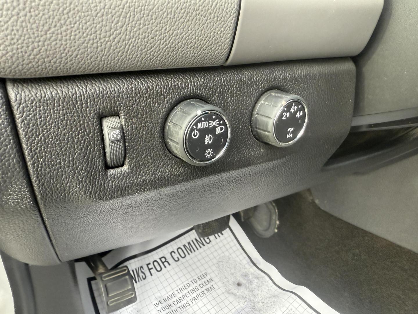 2015 Silver /Gray Chevrolet Colorado LT Crew Cab 4WD Short Box (1GCGTBE31F1) with an 3.6L V6 DOHC 24V GAS engine, Automatic transmission, located at 547 E. Main St., Orwell, OH, 44076, (440) 437-5893, 41.535435, -80.847855 - 2015 Chevrolet Colorado LT Crew Cab 4WD – Powerful Capability, Modern Comfort, and Impressive Efficiency Take on any challenge with confidence in this 2015 Chevrolet Colorado LT Crew Cab 4WD. Equipped with a robust 3.6L V6 engine and a smooth 6-speed automatic transmission, this Colorado delive - Photo#34