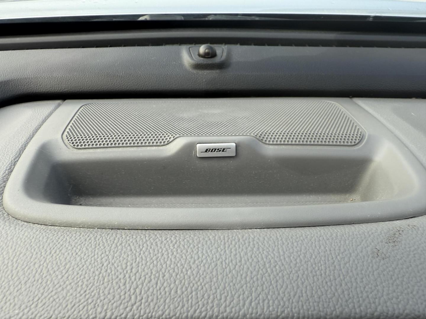 2015 Silver /Gray Chevrolet Colorado LT Crew Cab 4WD Short Box (1GCGTBE31F1) with an 3.6L V6 DOHC 24V GAS engine, Automatic transmission, located at 547 E. Main St., Orwell, OH, 44076, (440) 437-5893, 41.535435, -80.847855 - 2015 Chevrolet Colorado LT Crew Cab 4WD – Powerful Capability, Modern Comfort, and Impressive Efficiency Take on any challenge with confidence in this 2015 Chevrolet Colorado LT Crew Cab 4WD. Equipped with a robust 3.6L V6 engine and a smooth 6-speed automatic transmission, this Colorado delive - Photo#11