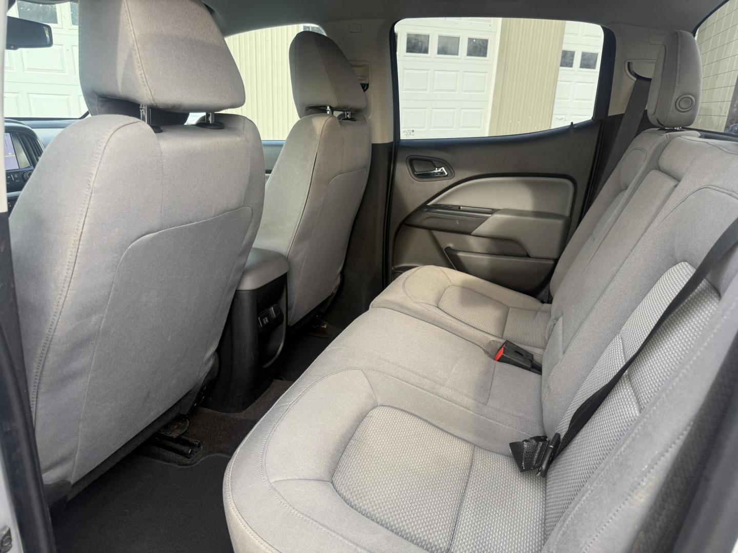 2015 Silver /Gray Chevrolet Colorado LT Crew Cab 4WD Short Box (1GCGTBE31F1) with an 3.6L V6 DOHC 24V GAS engine, Automatic transmission, located at 547 E. Main St., Orwell, OH, 44076, (440) 437-5893, 41.535435, -80.847855 - 2015 Chevrolet Colorado LT Crew Cab 4WD – Powerful Capability, Modern Comfort, and Impressive Efficiency Take on any challenge with confidence in this 2015 Chevrolet Colorado LT Crew Cab 4WD. Equipped with a robust 3.6L V6 engine and a smooth 6-speed automatic transmission, this Colorado delive - Photo#37