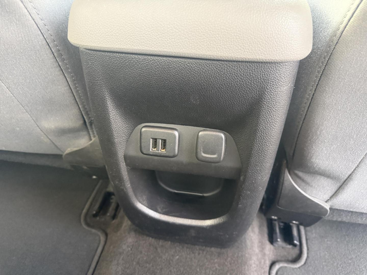 2015 Silver /Gray Chevrolet Colorado LT Crew Cab 4WD Short Box (1GCGTBE31F1) with an 3.6L V6 DOHC 24V GAS engine, Automatic transmission, located at 547 E. Main St., Orwell, OH, 44076, (440) 437-5893, 41.535435, -80.847855 - 2015 Chevrolet Colorado LT Crew Cab 4WD – Powerful Capability, Modern Comfort, and Impressive Efficiency Take on any challenge with confidence in this 2015 Chevrolet Colorado LT Crew Cab 4WD. Equipped with a robust 3.6L V6 engine and a smooth 6-speed automatic transmission, this Colorado delive - Photo#39