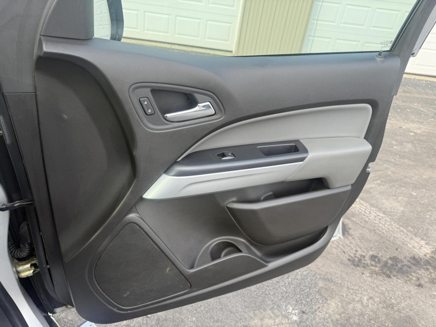 2015 Silver /Gray Chevrolet Colorado LT Crew Cab 4WD Short Box (1GCGTBE31F1) with an 3.6L V6 DOHC 24V GAS engine, Automatic transmission, located at 547 E. Main St., Orwell, OH, 44076, (440) 437-5893, 41.535435, -80.847855 - 2015 Chevrolet Colorado LT Crew Cab 4WD – Powerful Capability, Modern Comfort, and Impressive Efficiency Take on any challenge with confidence in this 2015 Chevrolet Colorado LT Crew Cab 4WD. Equipped with a robust 3.6L V6 engine and a smooth 6-speed automatic transmission, this Colorado delive - Photo#47