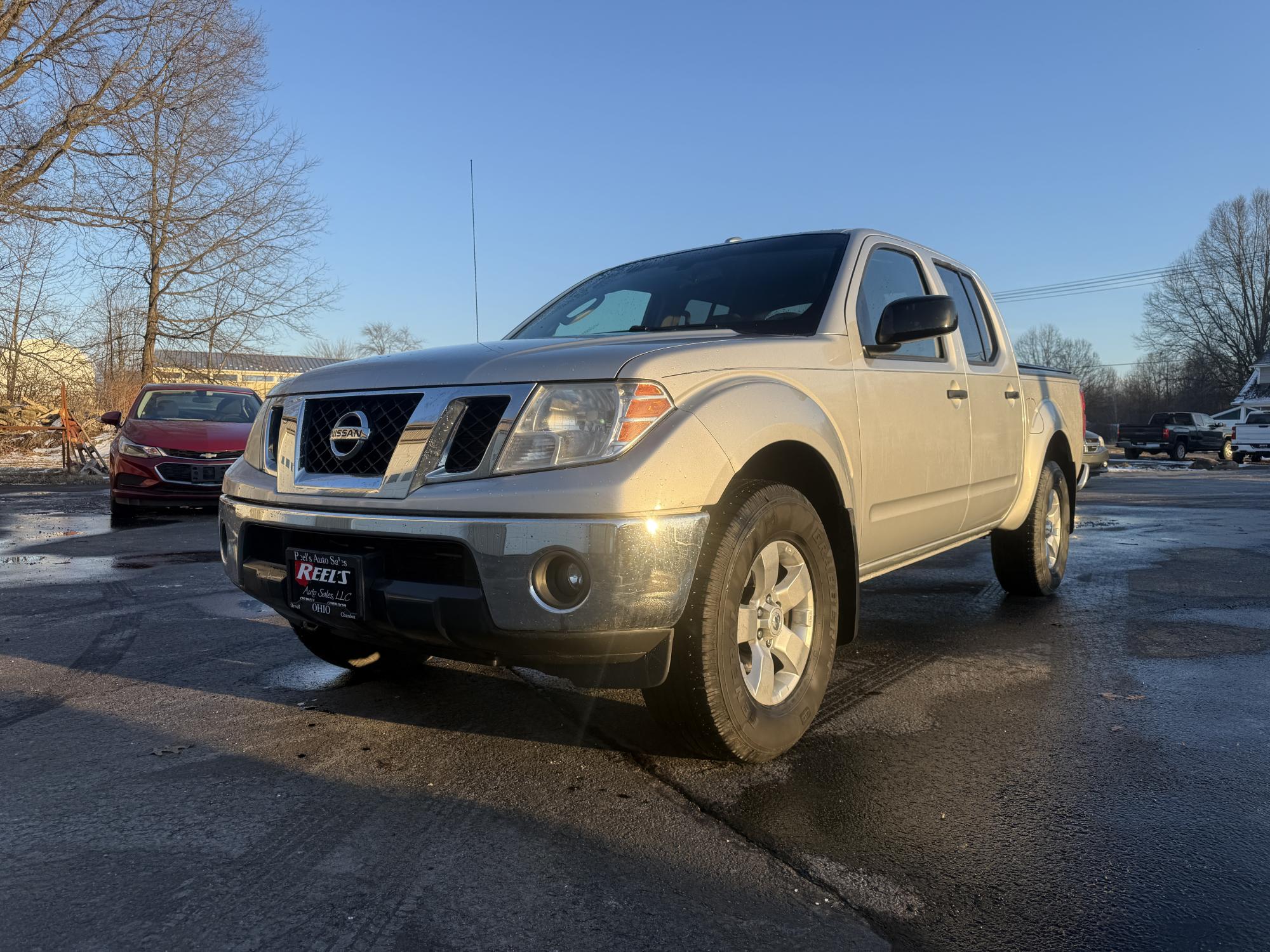 photo of 2011 Nissan Frontier SV Crew Cab 4WD