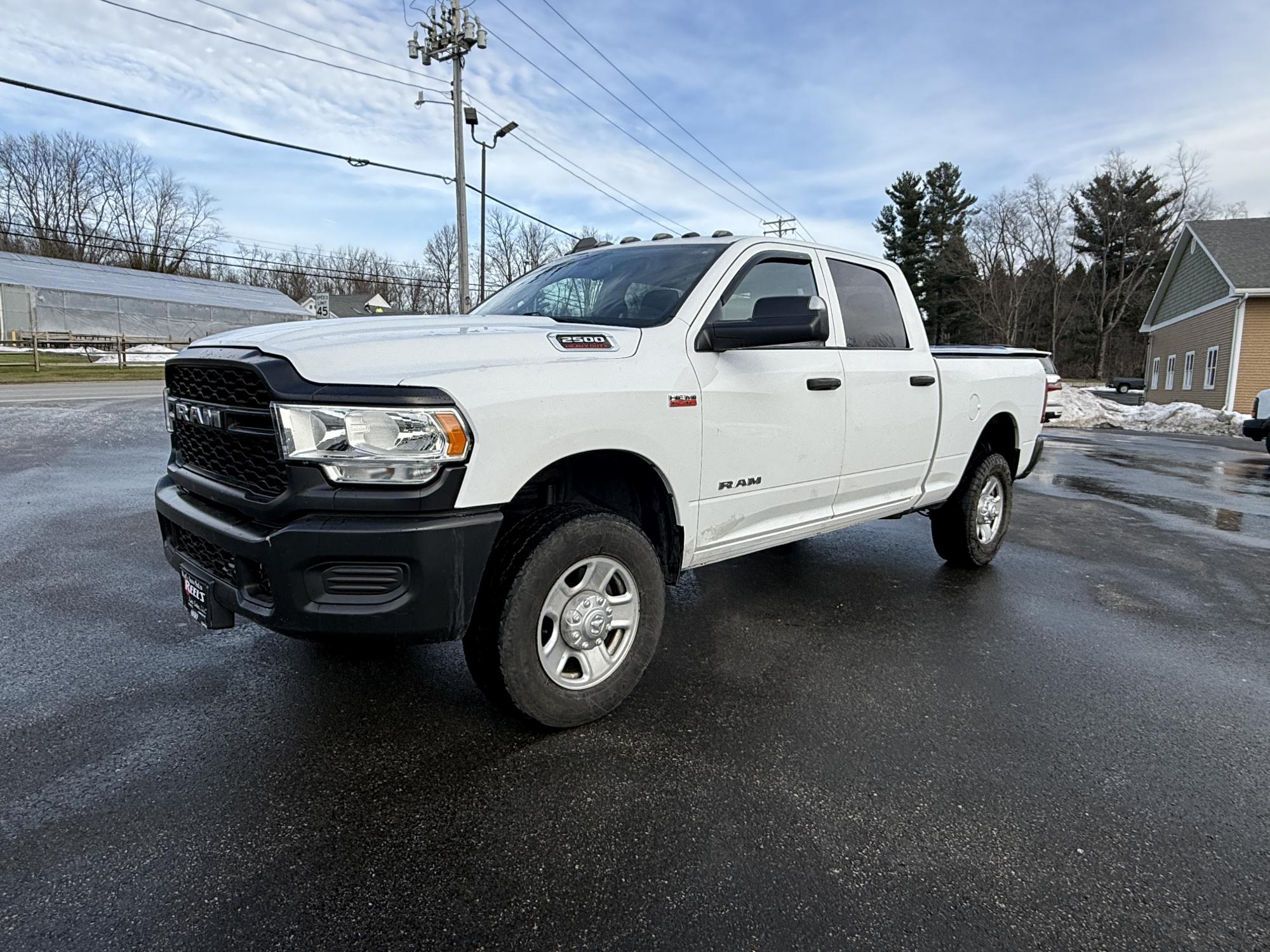 photo of 2022 RAM 2500 Tradesman Crew Cab SWB 4WD