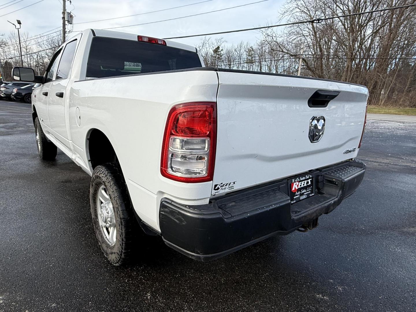 2022 White /Black RAM 2500 Tradesman Crew Cab SWB 4WD (3C6UR5CJ5NG) with an 6.4L V8 engine, Automatic transmission, located at 11115 Chardon Rd. , Chardon, OH, 44024, (440) 214-9705, 41.580246, -81.241943 - One Owner ---- 2022 Ram 2500 Tradesman Crew Cab 4WD – Heavy-Duty Power, Work-Ready Features, and Unmatched Capability Get the job done right with this 2022 Ram 2500 Tradesman Crew Cab 4WD. Under the hood, the mighty 6.4L HEMI V8 engine pairs with a smooth 8-speed automatic transmission and 3.73 - Photo#20