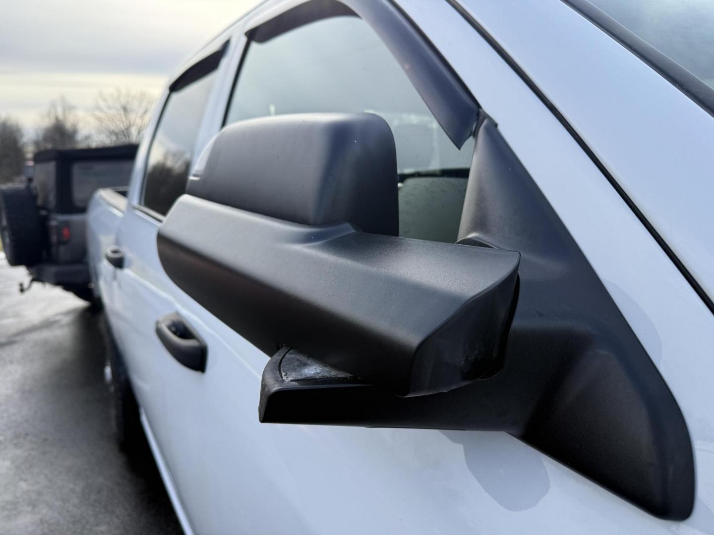 2022 White /Black RAM 2500 Tradesman Crew Cab SWB 4WD (3C6UR5CJ5NG) with an 6.4L V8 engine, Automatic transmission, located at 11115 Chardon Rd. , Chardon, OH, 44024, (440) 214-9705, 41.580246, -81.241943 - One Owner ---- 2022 Ram 2500 Tradesman Crew Cab 4WD – Heavy-Duty Power, Work-Ready Features, and Unmatched Capability Get the job done right with this 2022 Ram 2500 Tradesman Crew Cab 4WD. Under the hood, the mighty 6.4L HEMI V8 engine pairs with a smooth 8-speed automatic transmission and 3.73 - Photo#26